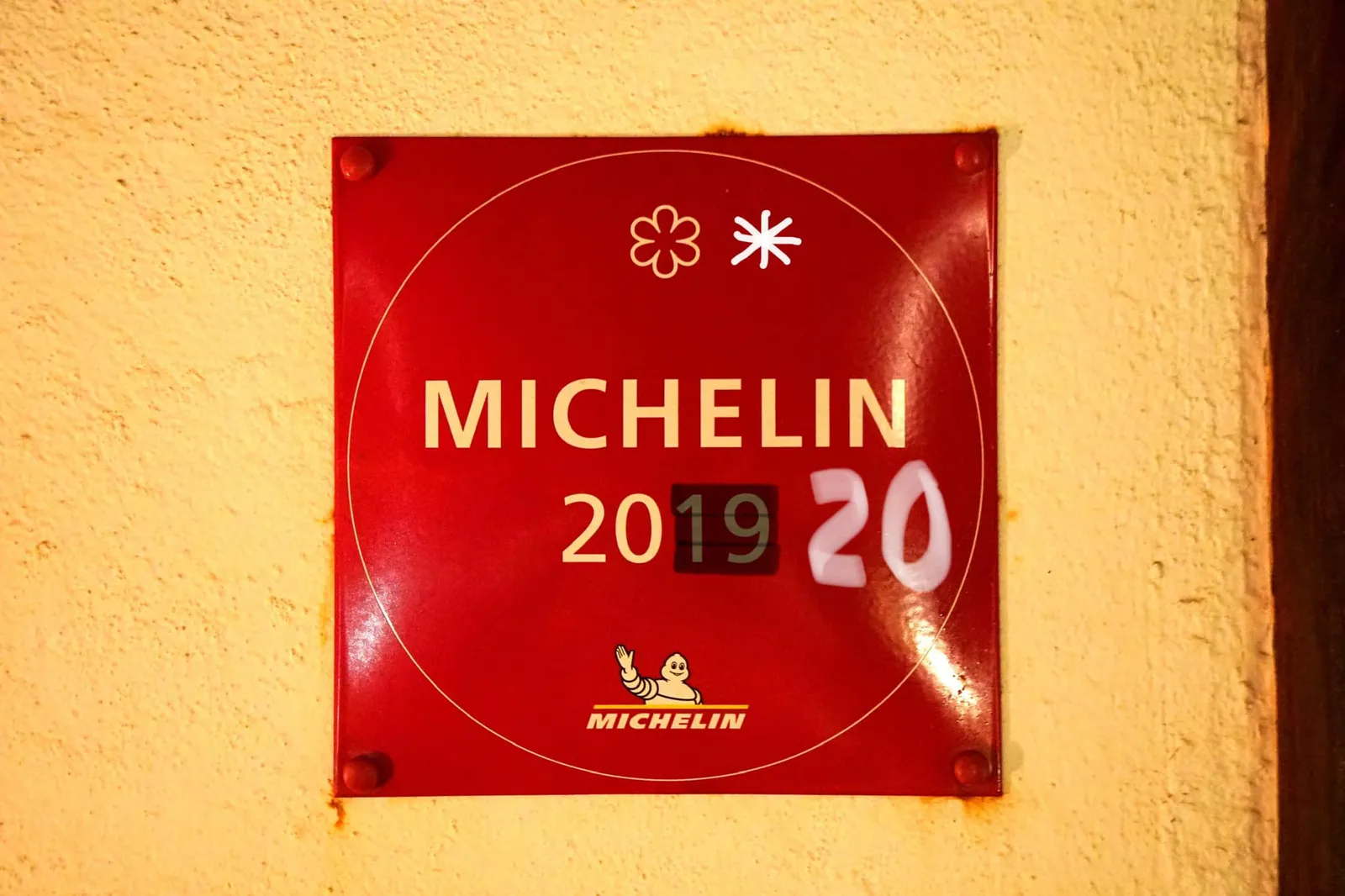 ⭐️⭐️ 2 Michelin Star - 2 ดาวมิชลิน (Promoted in 2020 Guide)