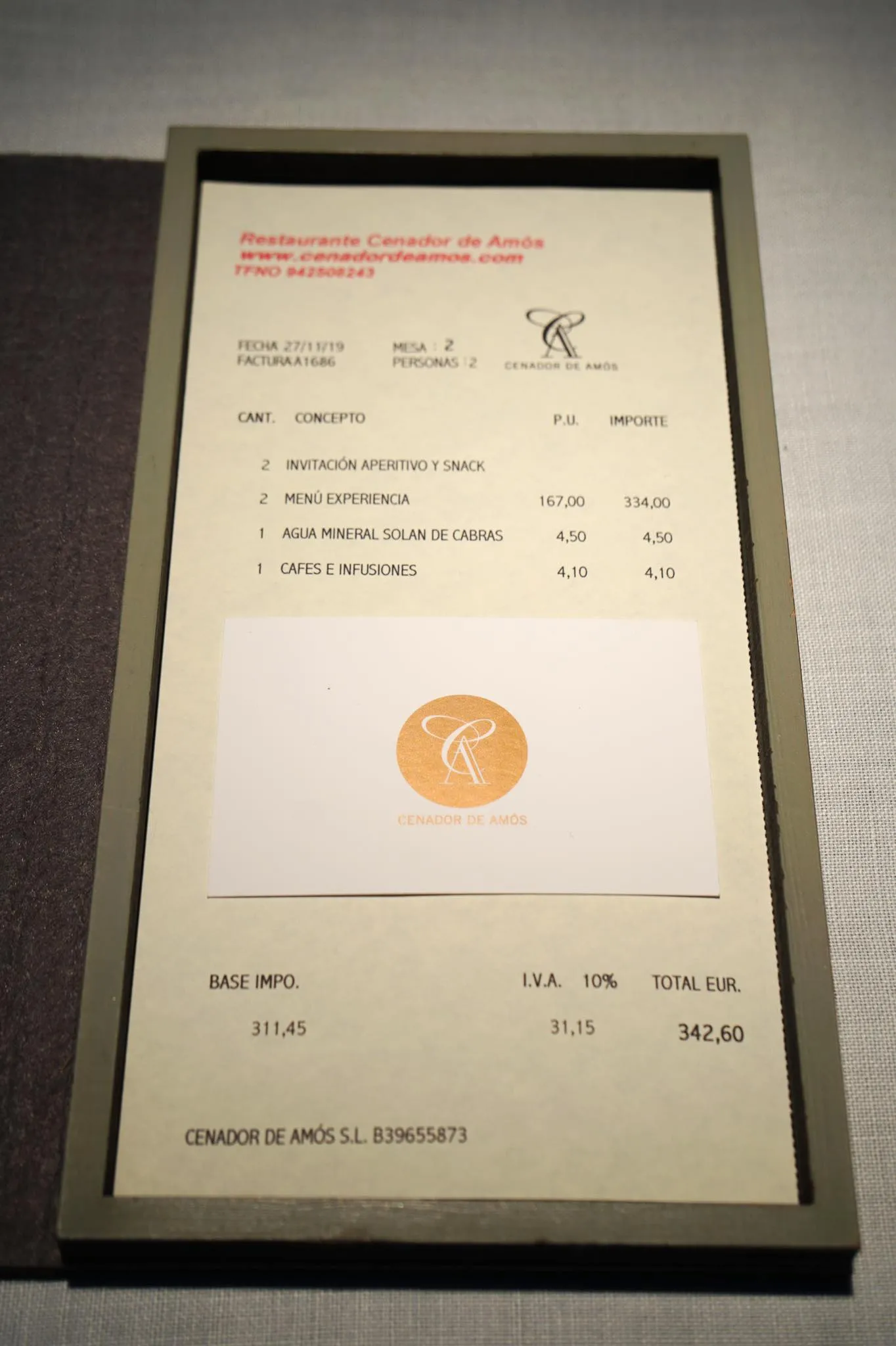💰 ราคา 342,60 € สำหรับสองคนทำให้ Cenador de Amós เป็นหนึ่งในห้องอาหารระดับ 3 ดาวมิชลินที่คุ้มค่าเเละดีที่สุดเเห่งหนึ่งในทวีปยุโรป