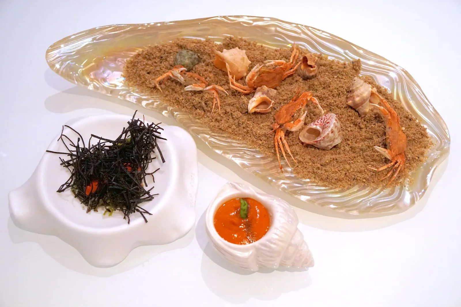 “Fideua Rossejat” of sea urchins. Small rock crabs to dip in the “Salmorreta” sauce. ปิดท้าย Acts แรกด้วยเมนูพื้นบ้านที่ถูกแบ่งออกเป็นสองคอร์สย่อย