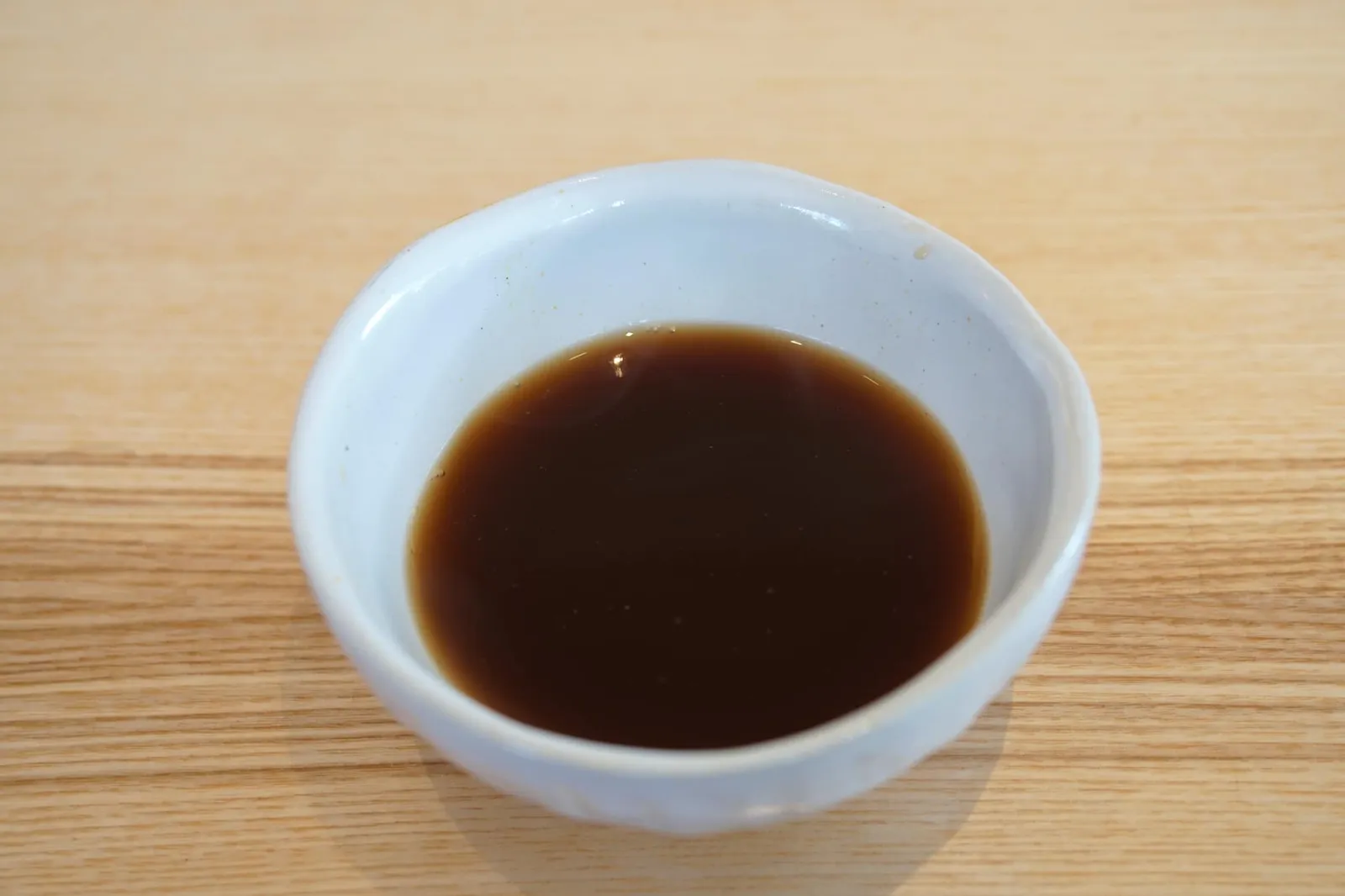 赤味噌のロワイヤル 茸のコンソメ Red miso soup and dried mushroom broth ดับคาวก่อนเข้าสู่อาหารหวานด้วยซุปเห็ดรสเค็มที่มีส่วนผสมของมิโสะแดงผสมกับเห็ดตากแห้ง ช่วยปรับสมดุลลิ้นได้ดี (16/20)