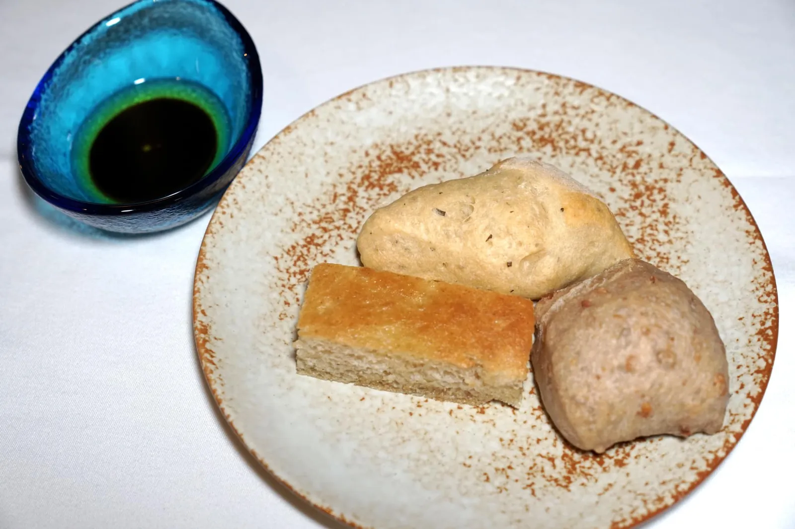 BREAD Focaccia - Walnut Bread - Rosemary Bread ขนมปังสามารถขอเพิ่มได้เรื่อย ๆ