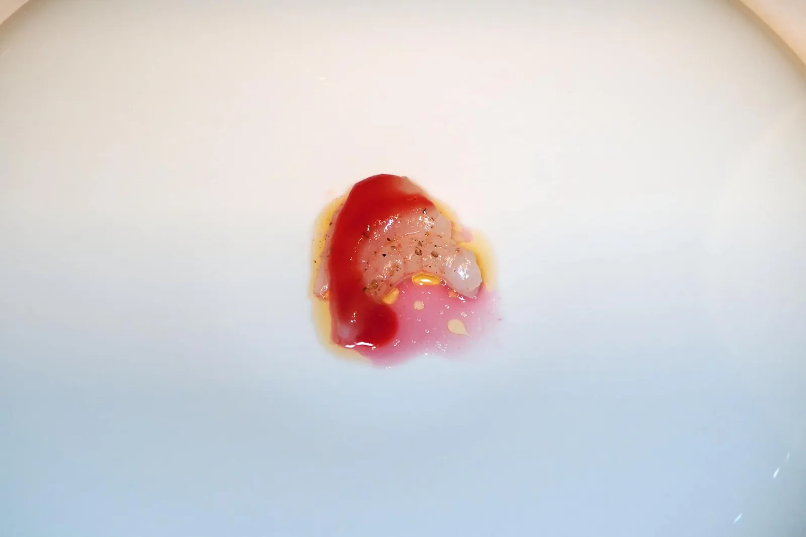 FERMENTATION (2020) CRAYFISH CARPACCIO with fermented plum sauce กุ้งขาวหรือ White Shrimp เสิร์ฟมาในลักษณะของ Carpaccio มีความนุ่มและหวานจับคู่กับน้ำซอสทำมาจากลูกบ๊วยหมักมีรสเปรี้ยวนำช่วยชูรสชาติของเนื้อกุ้งให้หวานเด่นยิ่งขึ้น (16/20)