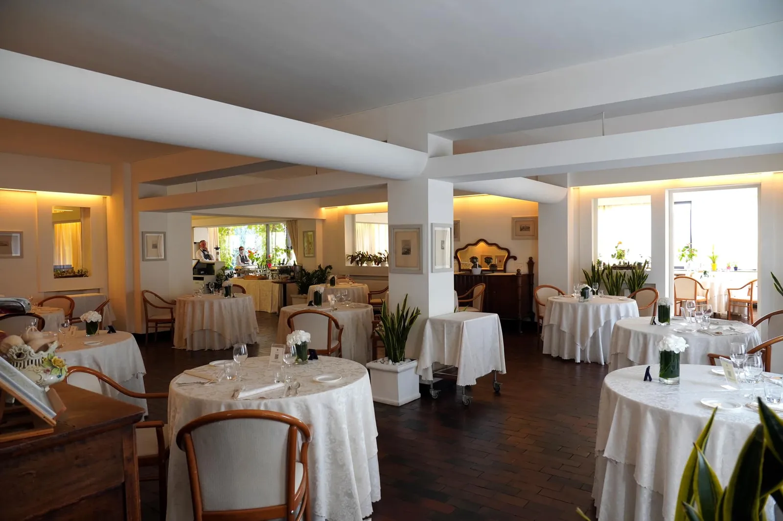 Pierino Penati เป็นชื่อของเจ้าของร้านรุ่นแรกผู้เคยทำงานเป็นพ่อครัวให้กับ Villa Pirovano โดยรับหน้าที่จัดเตรียมอาหารพื้นเมืองตั้งแต่ Risotto alla Monzese (รีซอตโต้ไวน์แดงใส่ไส้กรอก) ไปจนถึง Pollo Arrosto (ไก่อบสมุนไพร) จนกระทั่งปี 1942 ที่เชฟ Pierino Penati และภรรยาตัดสินใจซื้อกิจการร้านอาหาร Osteria della Ginetta มาปรับปรุงเป็นร้านของตัวเอง
