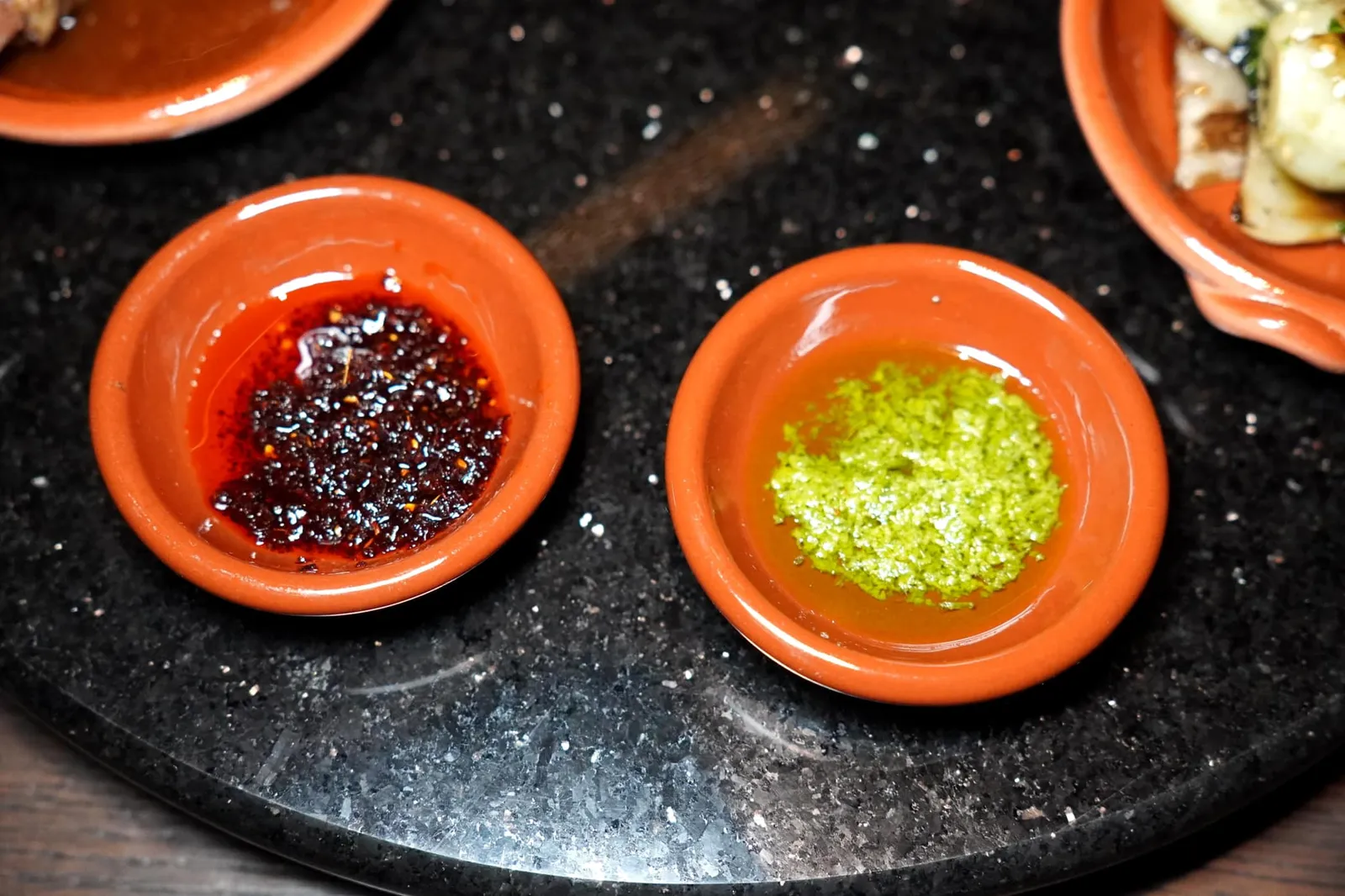 family & sharing | hay aged duck / potong’s condiments เมนคอร์สสามารถจับคู่กับซอสได้สองชนิด (15/20)