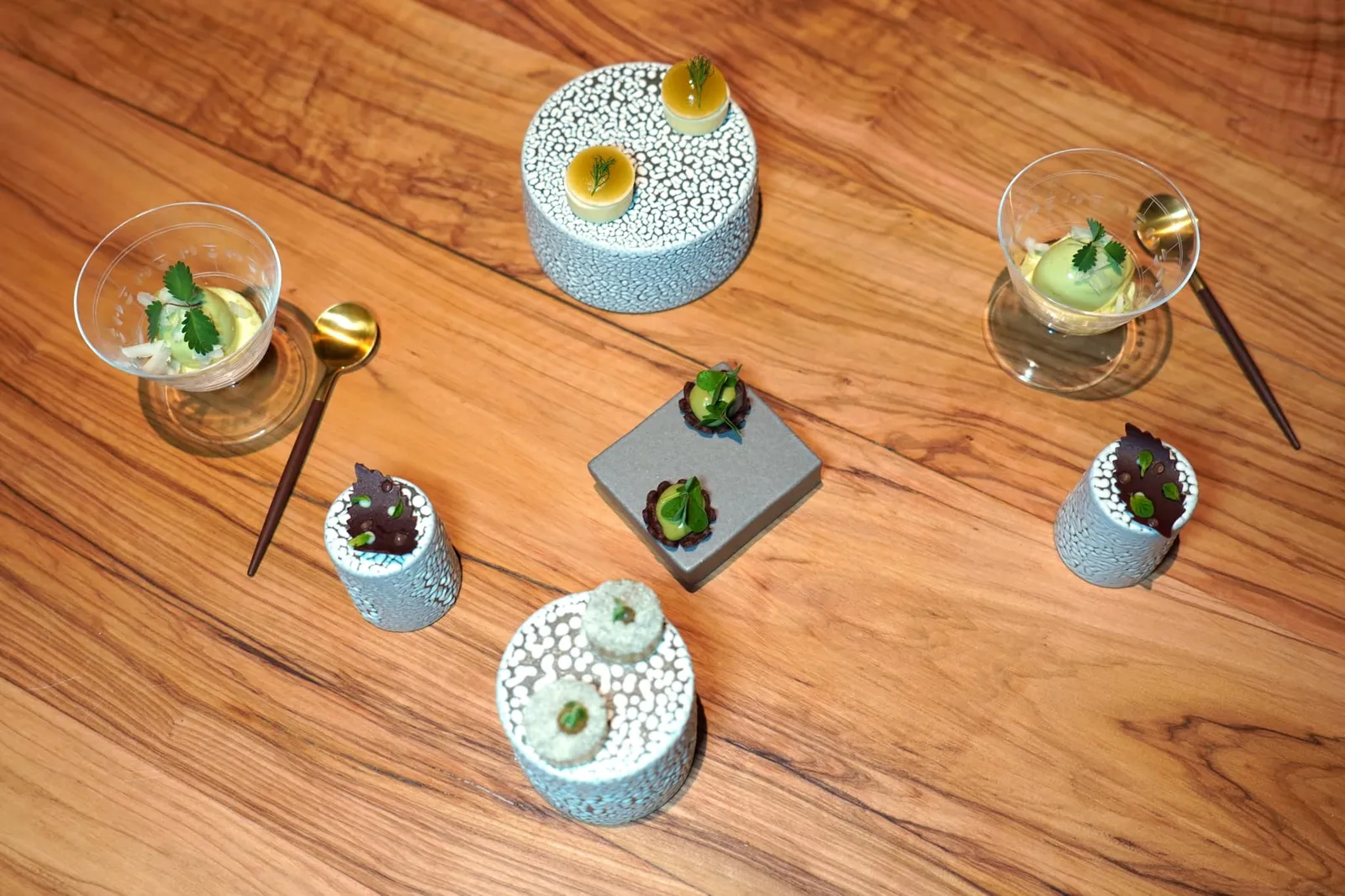 Mignardises ปิดท้ายด้วย Mignardises เสิร์ฟมาพร้อมกันถึง 5 อย่าง