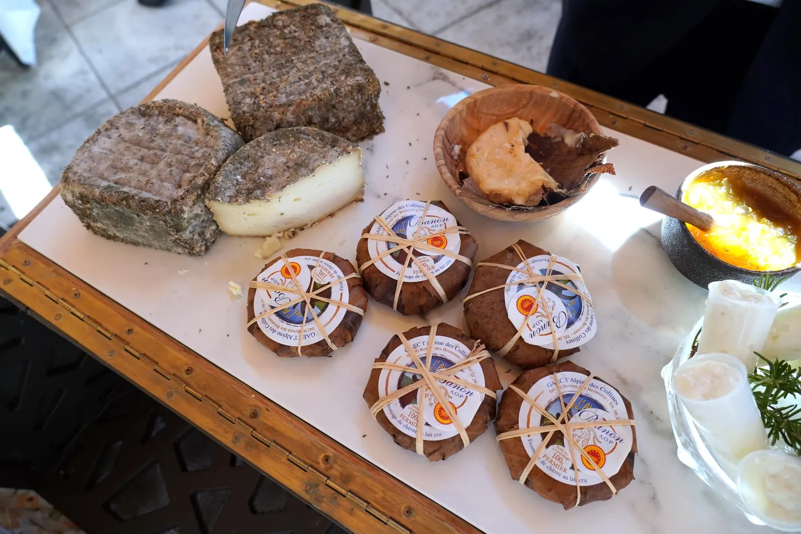 Cheese trolley ชีสต่าง ๆ