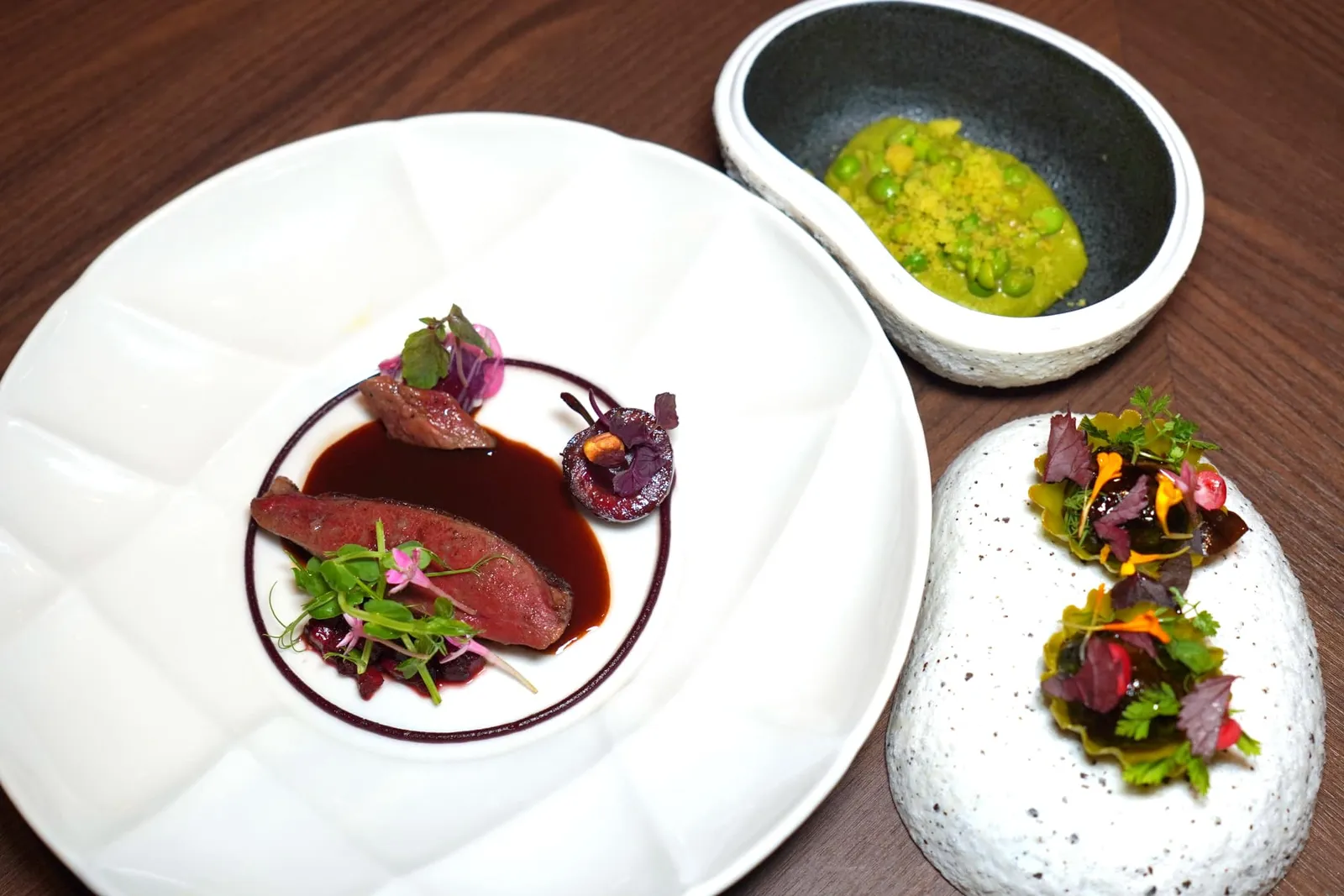 Le Pigeon Pigeon | Cherry | Pistachio | Star Flower Main Course ในวันนี้คือ Bresse Pigeon (17/20)