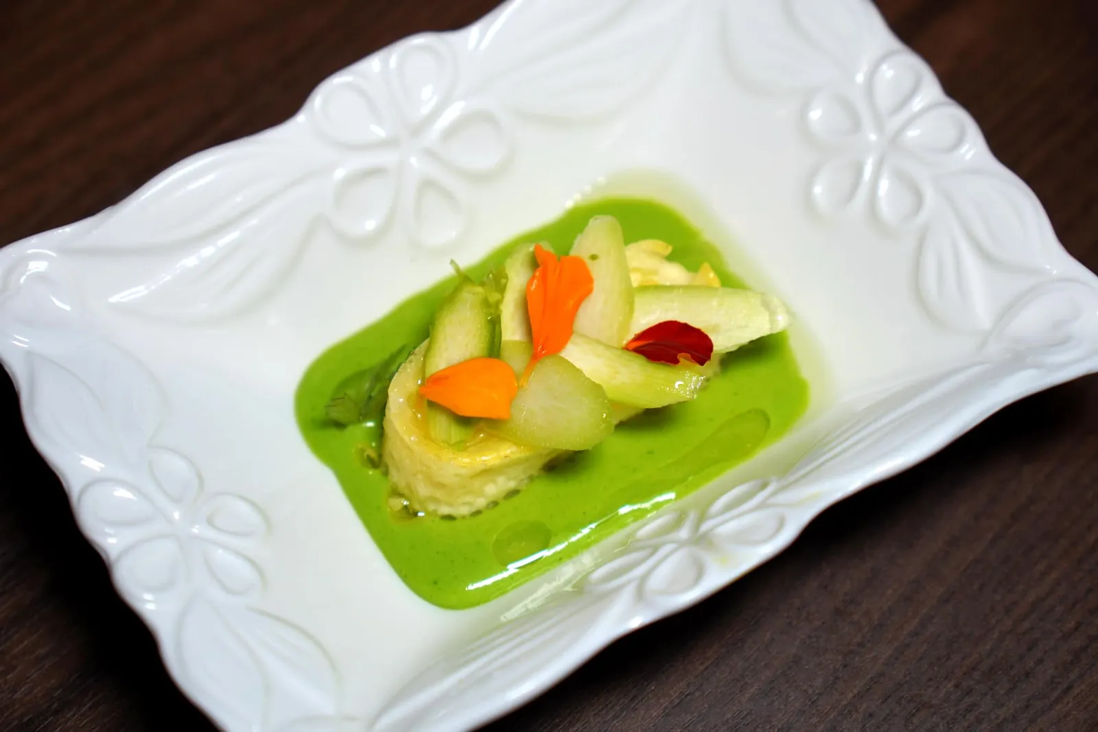 L'asperge French Asparagus | Bergamot | Tagette สุดท้ายคือ Asparagus Velouté ท็อปด้วย Lemon Foam เข้ากันได้ดีเป็นที่สุด (17/20)