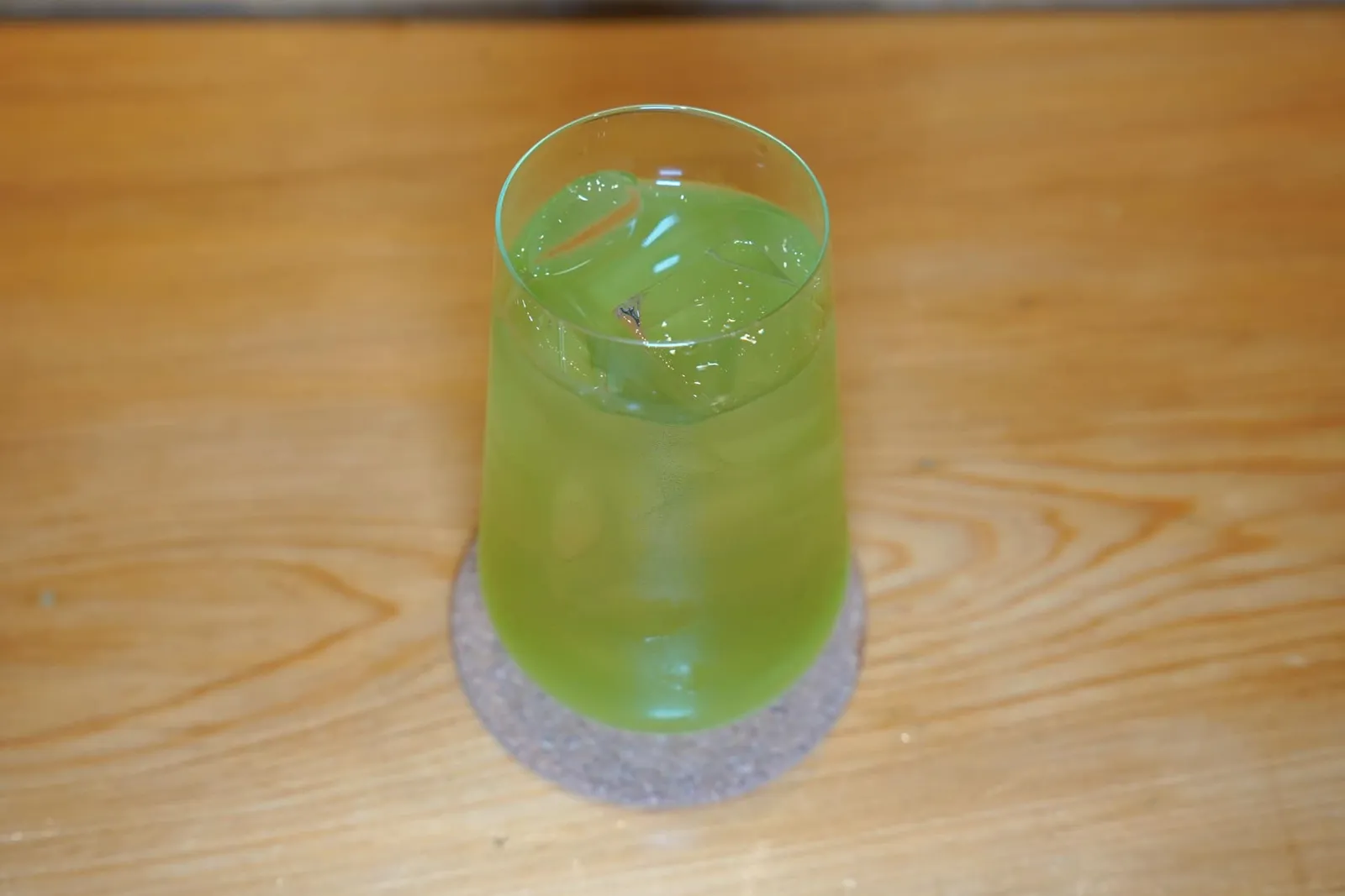 Matcha ลูกค้าสามารถเลือกเครื่องดื่มเป็น ”มัทฉะ“ หรือชาเขียวร้อน/เย็นซึ่งจะรวมอยู่ในเซ็ทเรียบร้อยแล้ว
