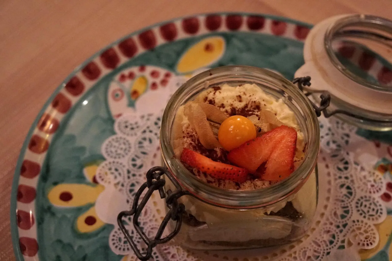 Tiramisu (4.9 EUR) ทิรามิสุเนื้อเนียน ครีมมัสคาโปนเนื้อเนียนใช้ได้เลย ตัวเค้กหอมกลิ่นกาแฟ ทานกับสตรอเบอร์รี่เข้ากันได้ดี (12/20)