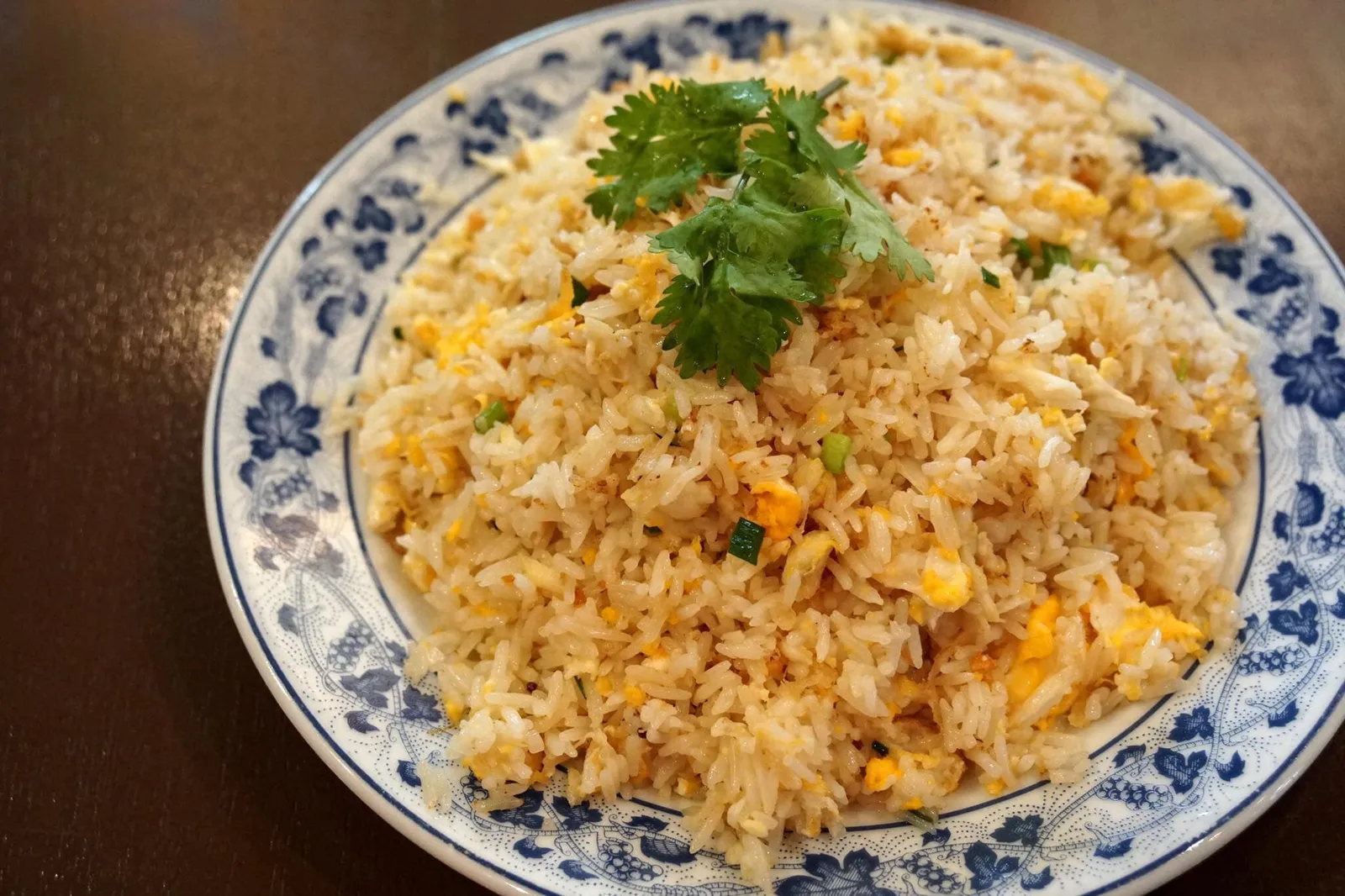 ข้าวผัดปูกลาง (250) ข้าวผัดปูผัดมาอย่างดี ข้าวร่วน แห้งกำลังดี ไม่แฉะ ไม่มันเยิ้ม บ่งบอกว่าใช้ไฟสูงในการผัด เนื้อปูสด มีกลิ่นหอม ถือว่าทานได้อร่อยเลย (13/20)