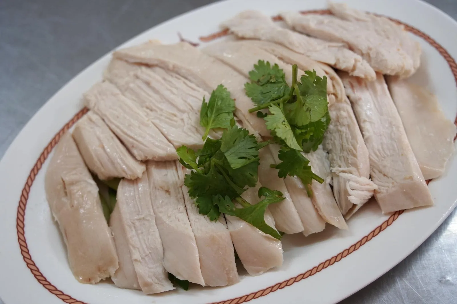 ไก่เปล่า (150) หากคิดว่าร้านให้ข้าวมาเยอะก็สามารถสั่งไก่เปล่ามาทานเพิ่มได้ หรือจะเอาไก่จิ้มน้ำจิ้มทานก็อร่อยเเล้ว (14/20)