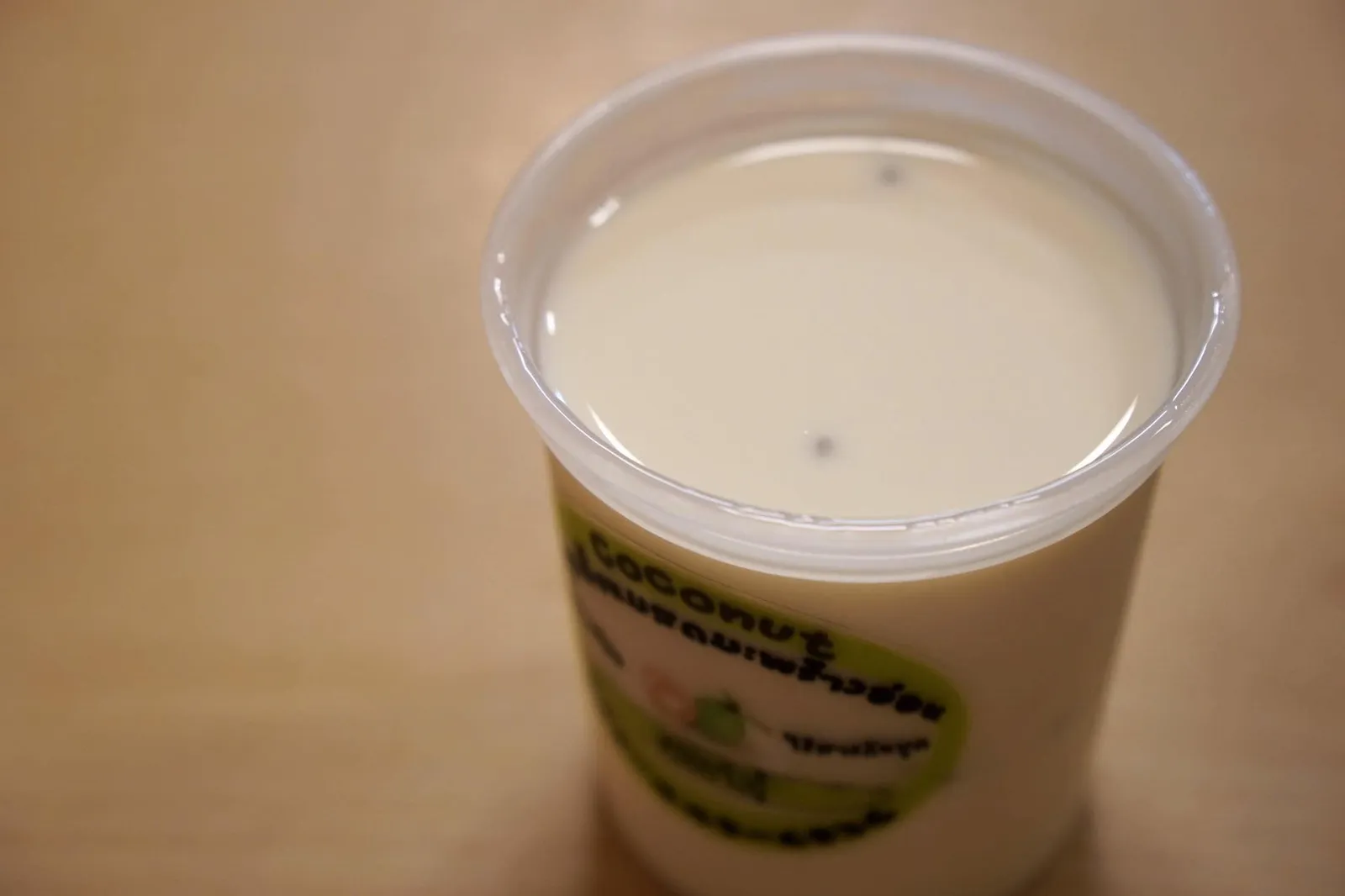 เต้าฮวยนมสดมะพร้าวอ่อน (40) Milk curd coconut ปิดท้ายด้วยเต้าฮวยนมสดเนื้อเนียน มีรสหวาน สดชื่น เนื้อมะพร้าวก็นุ่มมาก อร่อยใช้ได้เลย (12/20)
