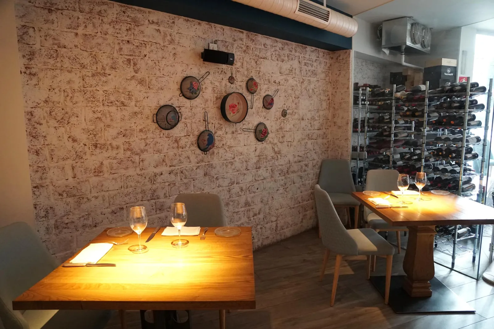 🧪 เอล อัลกิมิสต้า ร้านอาหารไตล์อินโนเวทีฟชื่อดังประจำเมือง Salamanca บริหารงานโดยโดยคู่สามีภรรยา Sandra และ Césa ทั้งคู่ผ่านประสบการณ์จากร้านอาหารมากมาย