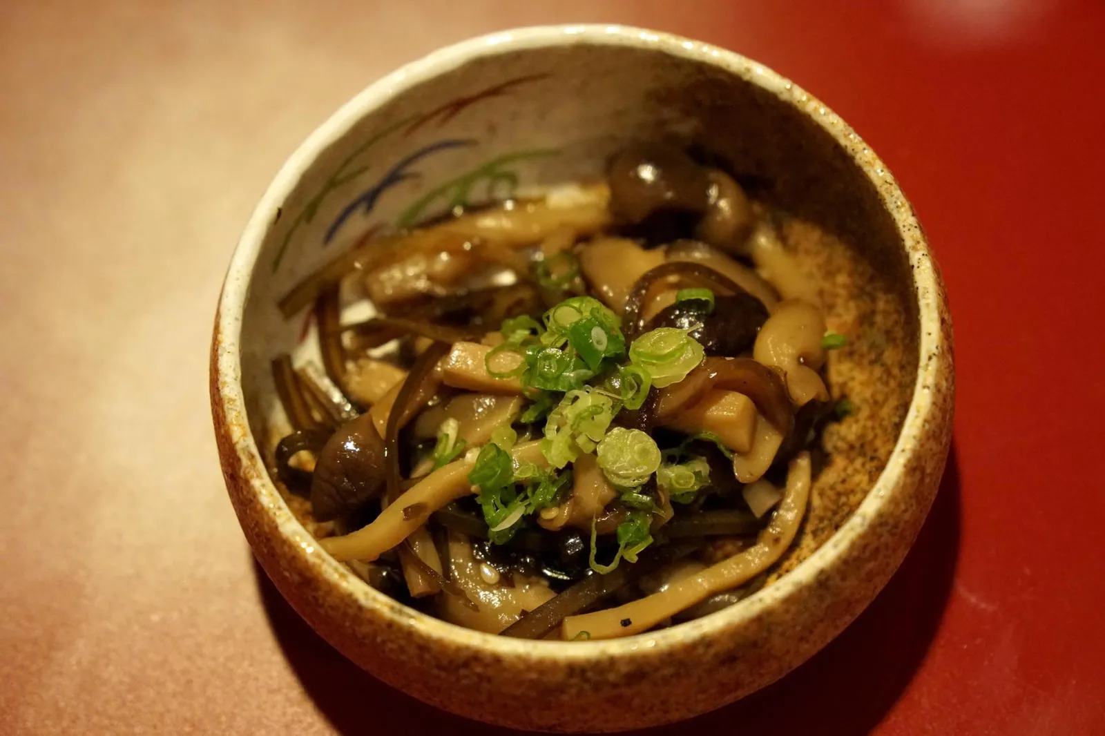 Amuse-bouche สำหรับอมูสบุชคือเห็ดผัดน้ำมันงา มีกลิ่นหอมเห็ดใช้ได้ รสชาติออกมันๆเค็มๆ ทานเบ่นๆก่อนเข้ามื้ออาหารหลัก (11/20)