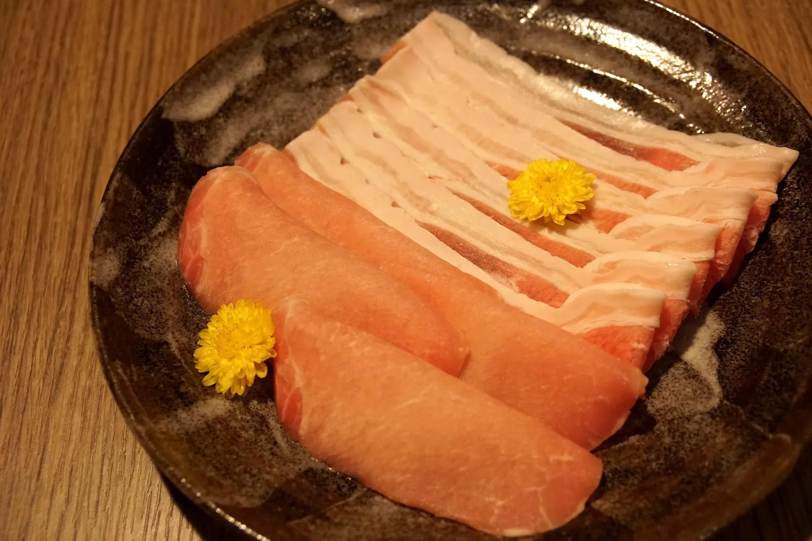 Sliced pork (100g) (250++) เนื้อหมูคุณภาพปานกลาง ราคาไม่แพง สามารถสั่งมาทานสลับกับเนื้อวัวได้ (10/20)