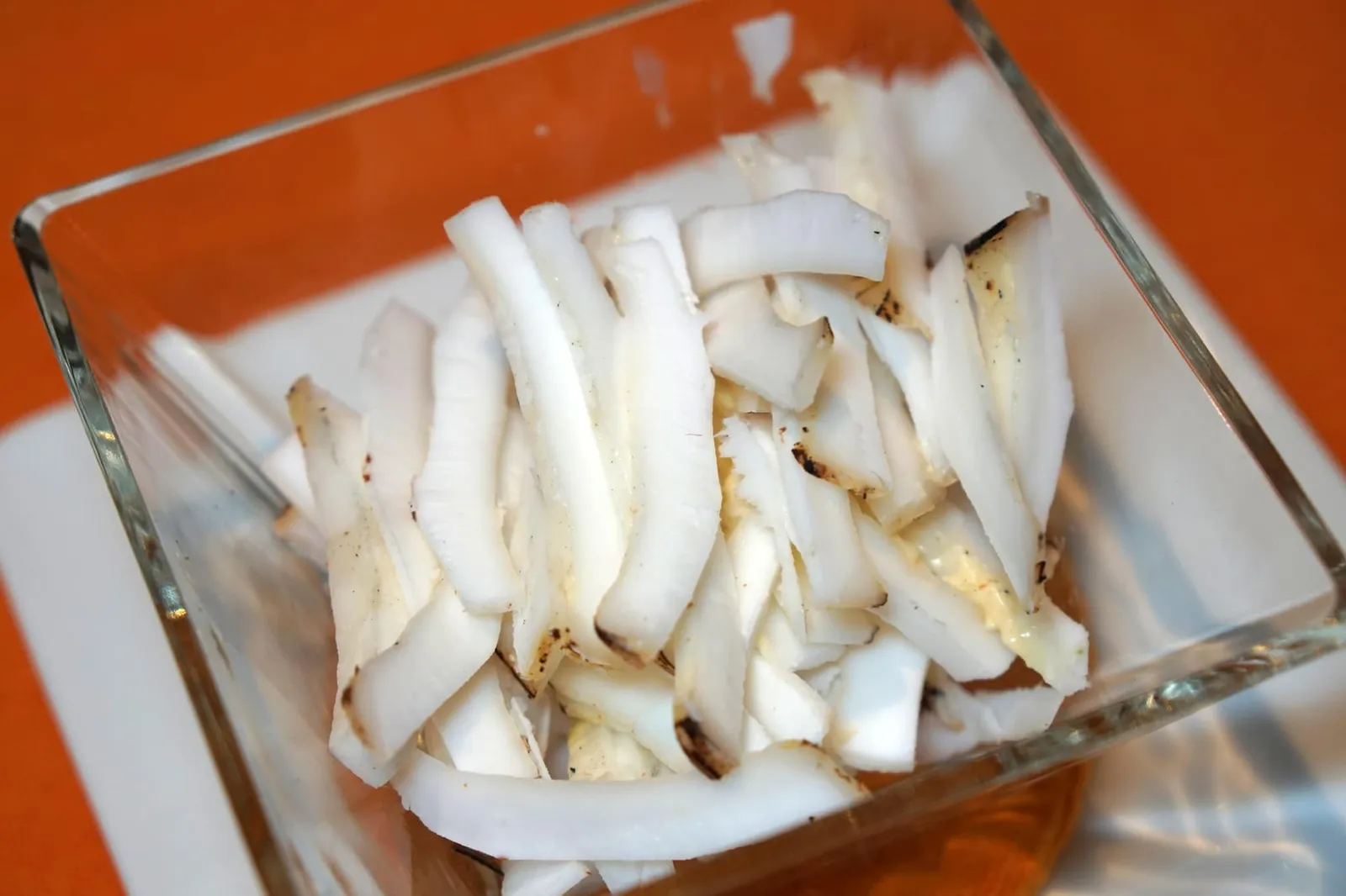 Coconut Creme Brulee (250++) หลังจากทานเสร็จพนักงานสามารถนำมะพร้าวไปขูดเนื้อและนำเสิร์ฟมาในถ้วยเล็กๆ เคี้ยวกรอบๆ มันๆ เพลินไม่เบา (13/20)