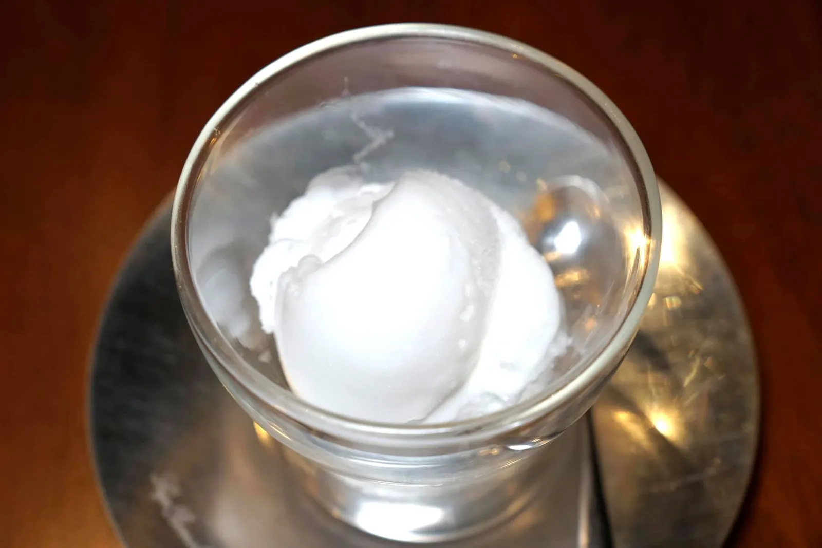 Gelato Al Limone (80++) Lemon ice cream. “เจลาโต้ อัล ลิโม่เน่” หรือไอศกรีมเลมอนของทางร้านก็ทำออกมารสชาติดี เปรี้ยวแบบไม่บาดคอ มีกลิ่นหอมเด่นชัดเจน (12/20)