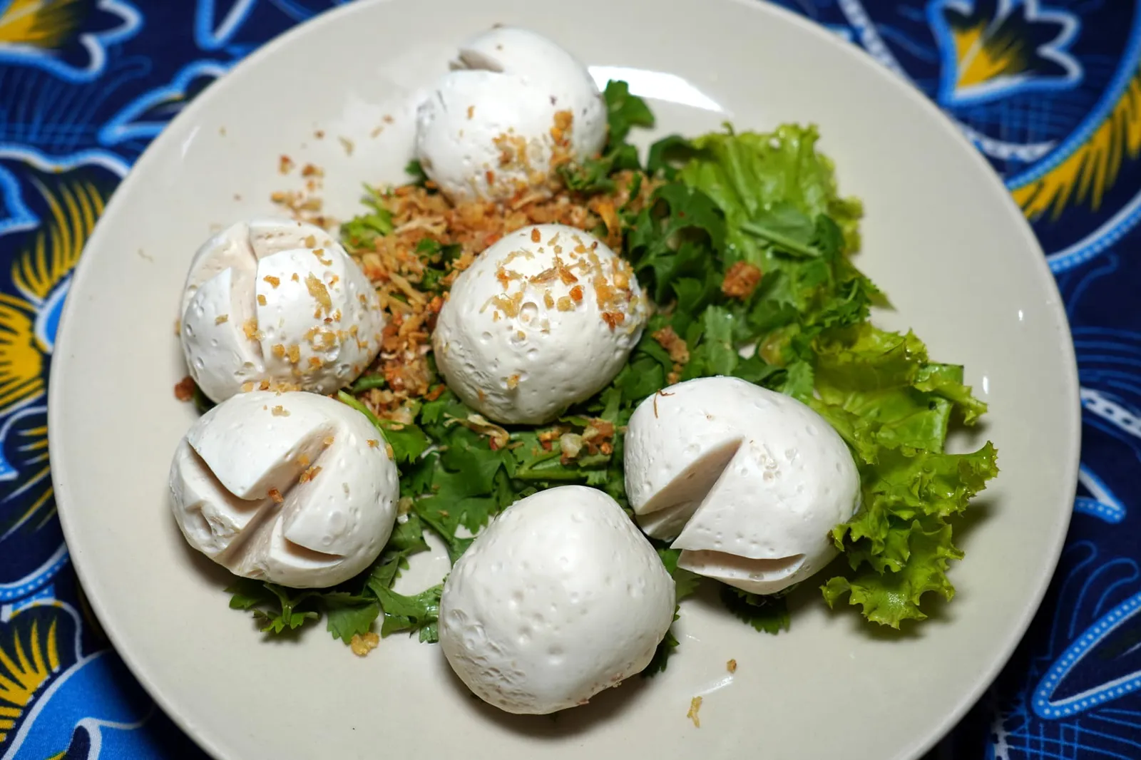 ลูกชิ้นปลาลวก (150) หากถามเราถึงร้านที่ทำลูกชิ้นปลาภูเก็ตออกมาได้ดีที่สุดสัก 2-3 แห่ง มั่นใจได้เลยว่าจะมีชื่อของร้านน้ำย้อยติดไปอย่างแน่นอน (14/20)