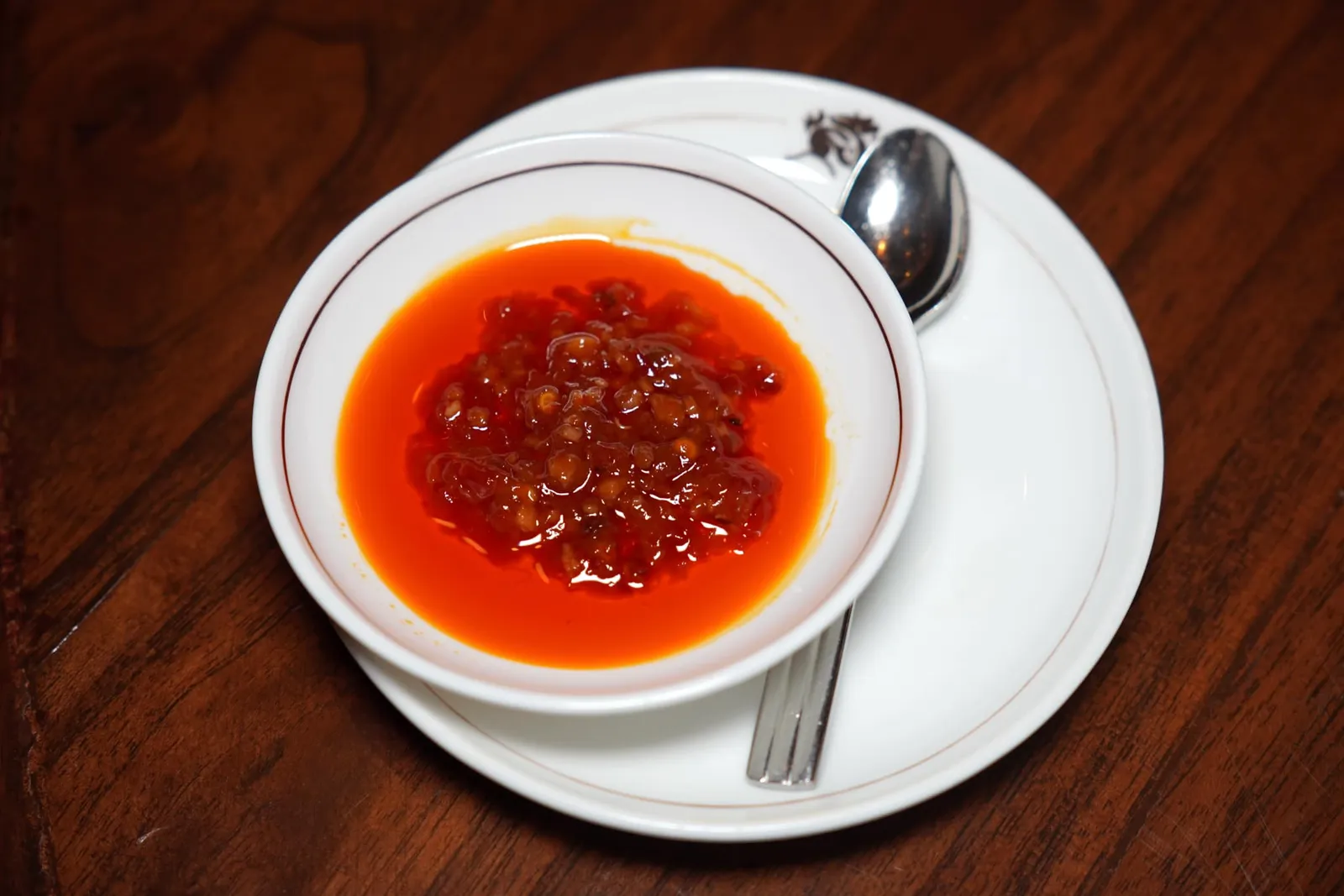 Chili Sauce ตัวซอสให้รสชาติเค็มนำ รับประทานกับอะไรก็อร่อย
