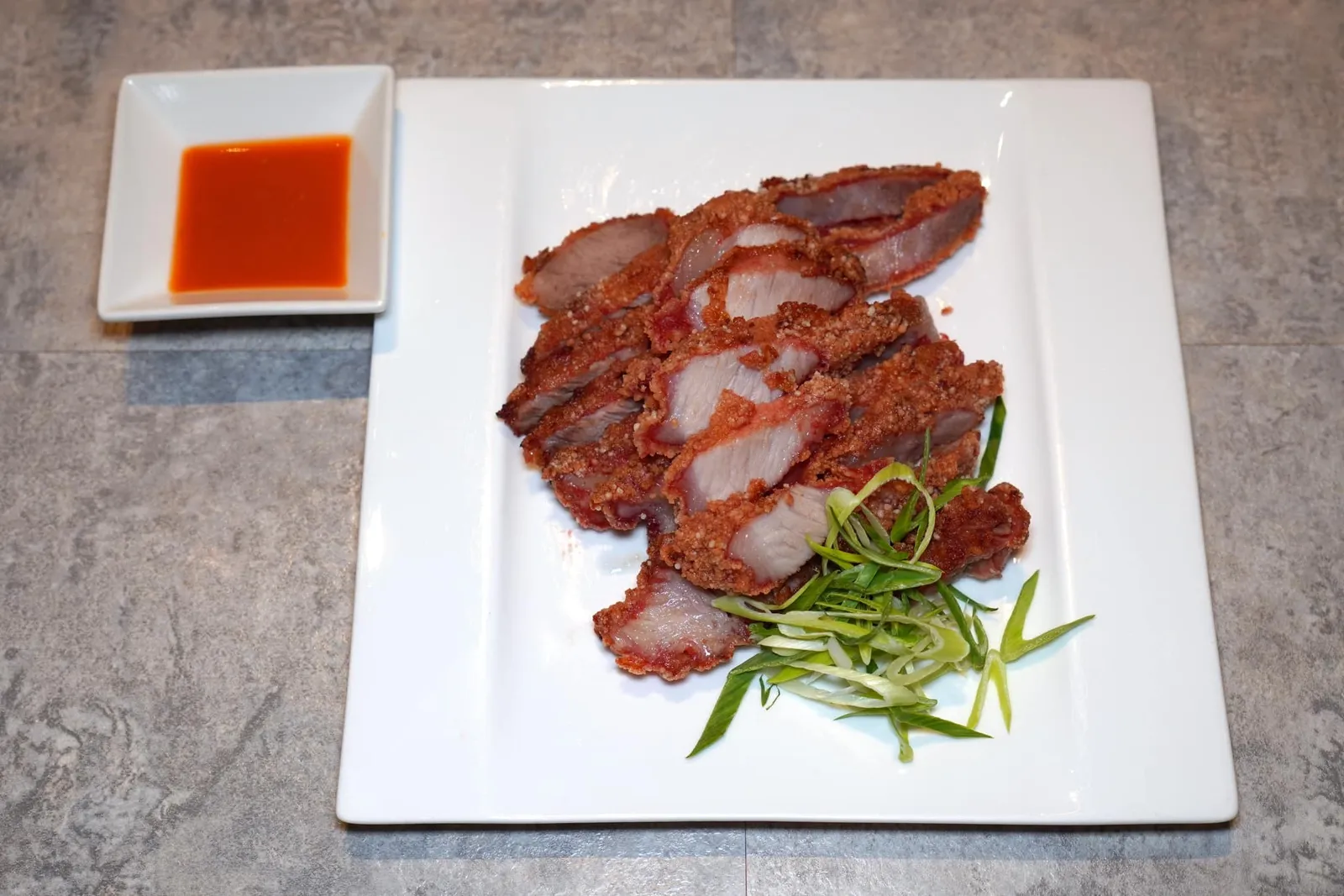 紅糟肉 (360 NTD+) Fried Red-rice-yeast-fermented Pork ห้ามพลาดเมนูเด็ดอย่างเนื้อหมูหมักยีสต์ทอดมาแบบผิวกรอบแต่เนื้อตรงกลางยังคงความฉ่ำ จะรับประทานเปล่า ๆ หรือจับคู่กับซอสก็อร่อยไม่แพ้กัน (14/20)