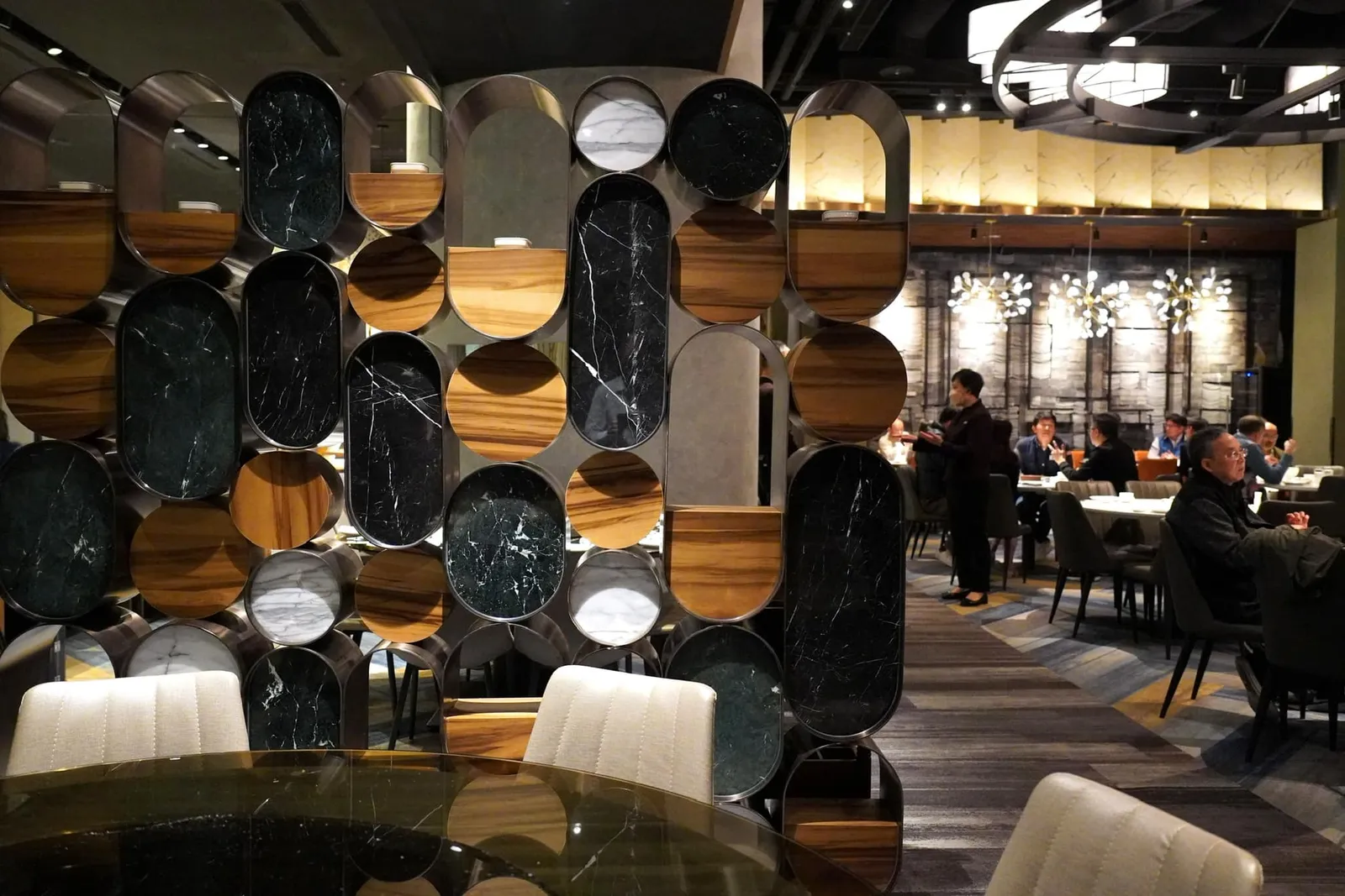 🎗 ลูกค้าสามารถเลือกอาหารได้จากรายการแบบ À La Carte