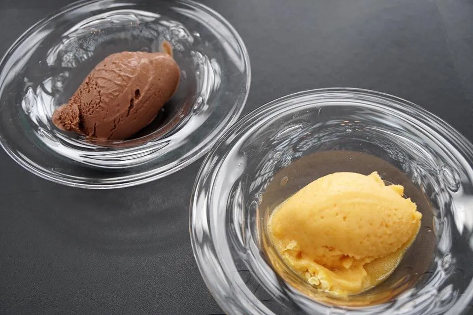 Ice Cream and Sorbet เสิร์ฟพร้อมกันแบบนี้