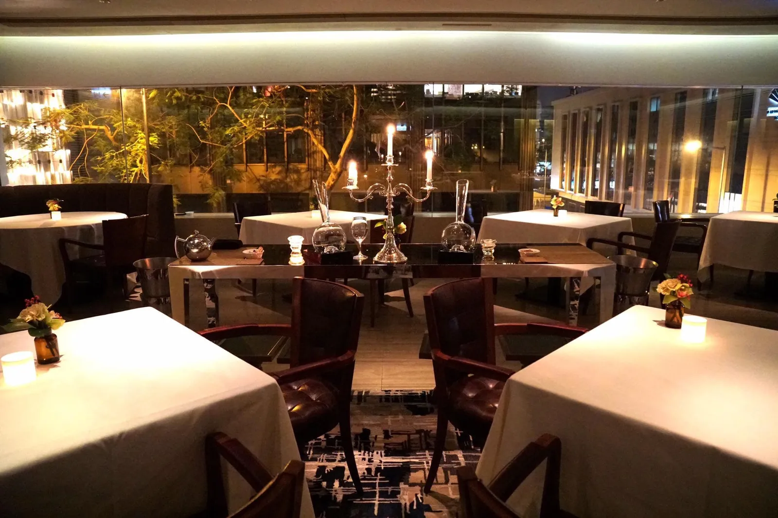⭐️⭐️⭐️ 3 Michelin Star - 3 ดาวมิชลิน 🏆 No.12 Asia Best Restaurant 2019 - อันดับที่ 12 ร้านอาหารที่ดีที่สุดในเอเชียประจำปี 2019