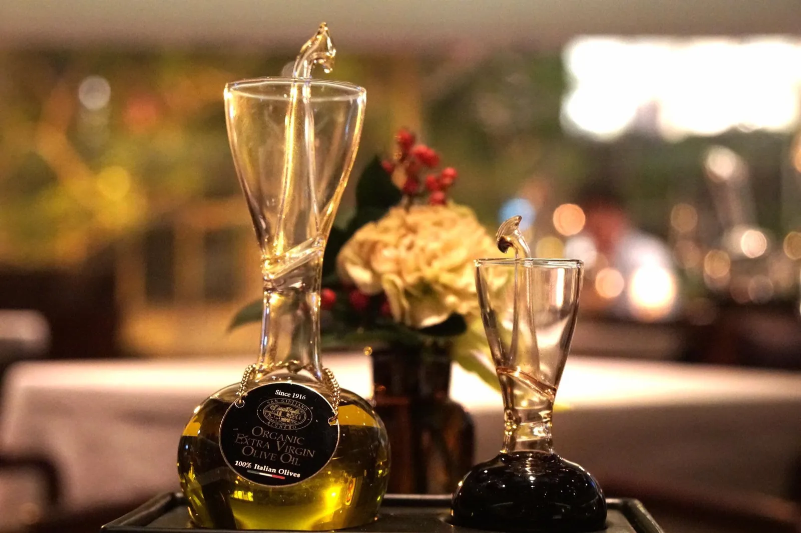บนโต๊ะอาหารกับ Extravirgin Olive Oil