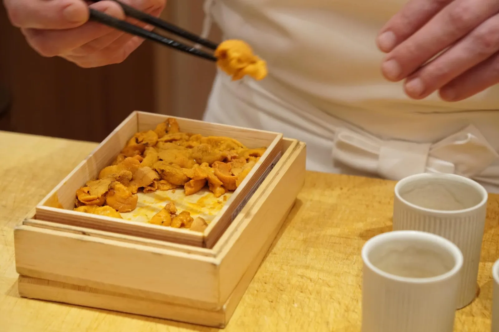 Chawanmushi สำหรับคอร์สเเรกของวันนี้คือ “ชาวานมูชิ” หรือ Steam egg custard with sea urchin and bonito soup (17/20)