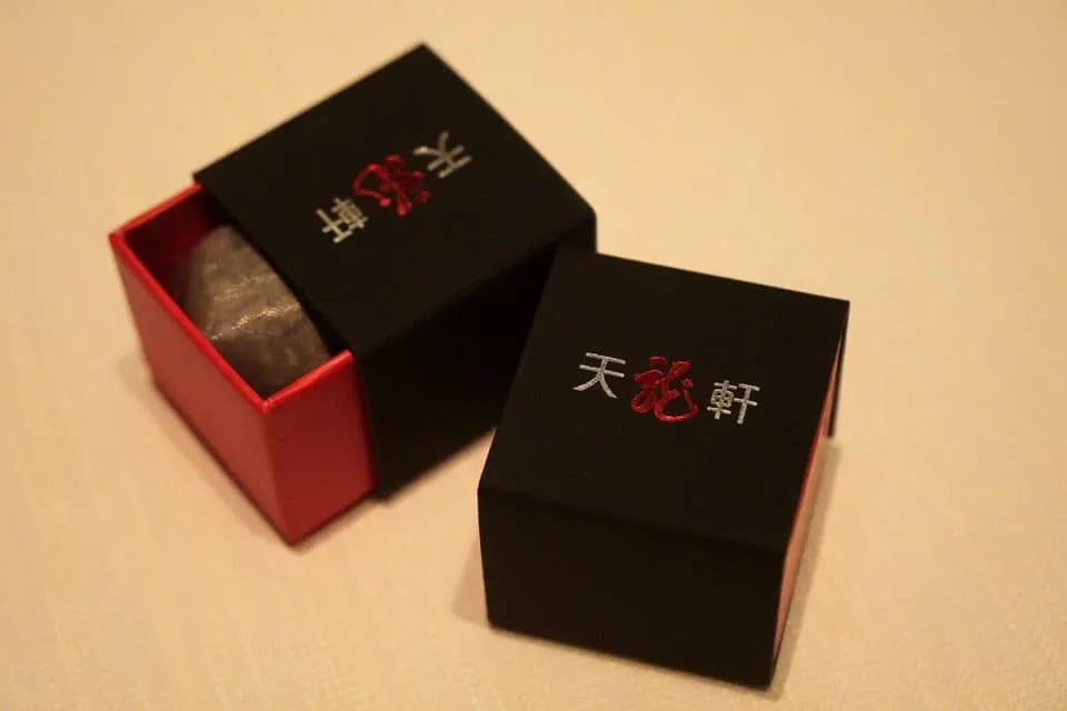 “Fregrence Serenity” Tin Lung Heen Signature Tea (Complimentary) ชาที่ทางร้านมอบให้เป็นของขวัญก่อนกลับบ้าน มีส่วนผสมของชาเเมกโนเลีย ชามะลิ ชาเขียว และชาขาว