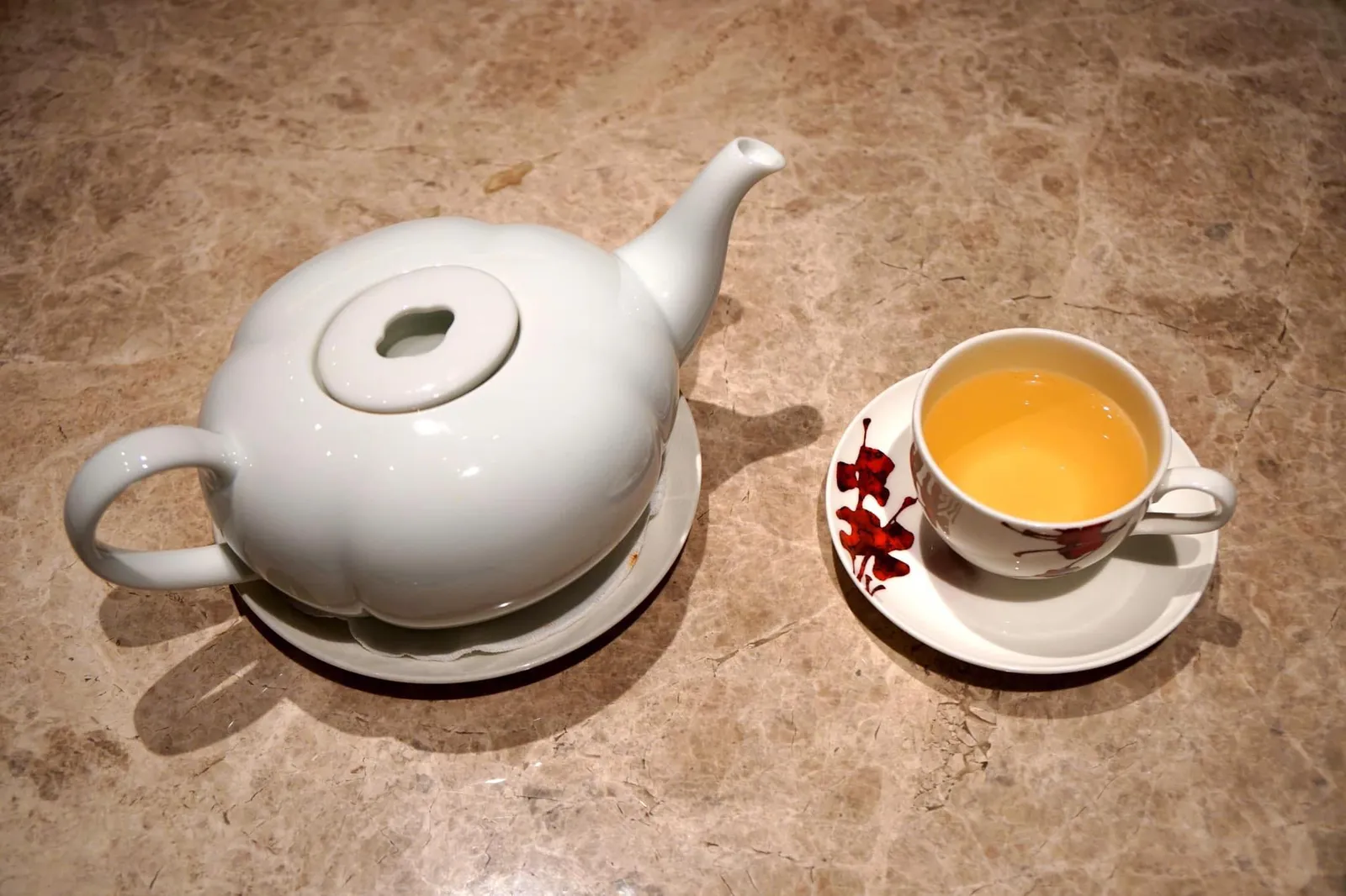 Tea & Condiment (38 HKD/p) ชาคุณภาพสูง รสกลมกล่อม กลิ่นหอม ไม่บาดคอ