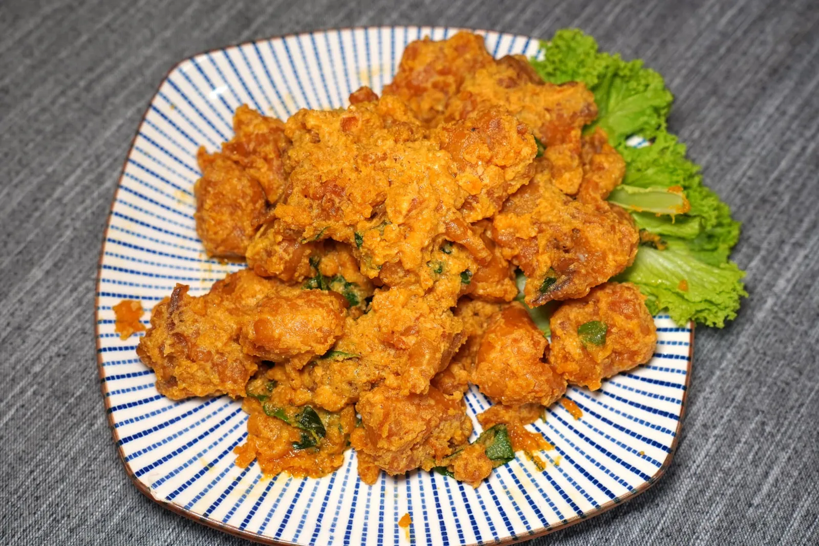 成蛋蘇冬 (40 RM) Salted Egg Squids หมึกผัดไข่เค็มมีอัตราส่วนของแป้งต่อชิ้นหมึกมากไปนิดทำให้ความนุ่มหนึบของหมึกถูกแป้งกลืนไปมากพอสมควร (12/20)