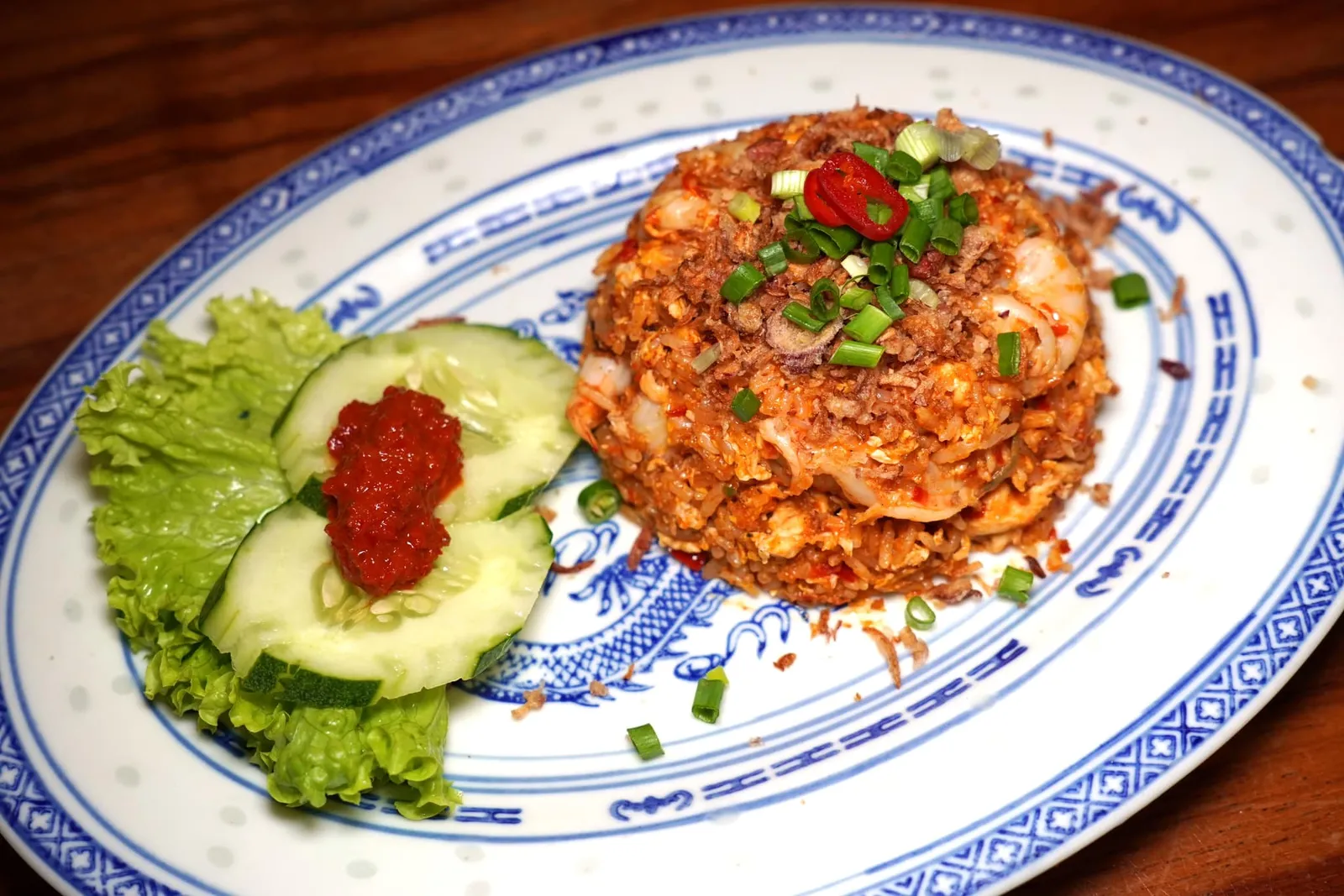 Nyonya Fried Rice (22 RM++) Sambal fried rice ปิดท้ายด้วยเมนูอย่างง่ายคือข้าวผัดสไตล์ญอญญาที่นำข้าวไปผัดกับอาหารทะเลทั้งกุ้งและหมึกรวมไปถึงพริกแกง Sambal แบบรสชาติเข้มข้นเข้าเนื้อ เมล็ดข้าวมีเคี้ยวง่าย ไม่นิ่มจนเกินไป อาหารทะเลทุกอย่างสุกกำลังดีทั้งหมด (15/20)