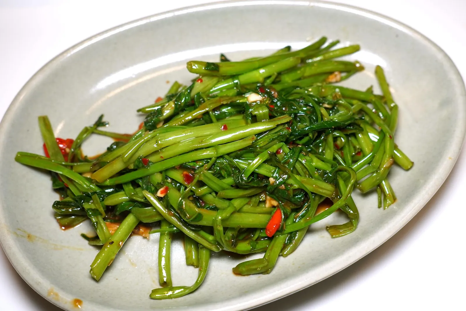 ผักบุ้งไฟแดง (80) ผักบุ้งผัดมากรอบ ๆ รสเผ็ดนิด ๆ ในราคาสุดคุ้มค่า (11/20)