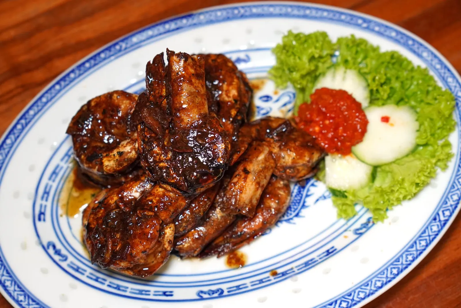 Assam Hae (78 RM++) Stir-fried tamarind prawn เราขอปักหมุดเมนูอย่าง Assam Hae หรือกุ้งทอดราดซอสมะขาม ถึงจะเป็นเมนูที่ดูไม่ซับซ้อนแต่ทางร้านคัดเลือกกุ้งไซซ์โตมาผัดกับน้ำมะขามด้วยความร้อนสูงจนเข้มข้น เนื้อกุ้งแน่น ๆ เสริมด้วยความเปรี้ยวหวานที่ไม่มากไม่น้อยจนเกินไปของน้ำมะขามได้อย่างลงตัวไร้ที่ติ (16/20)
