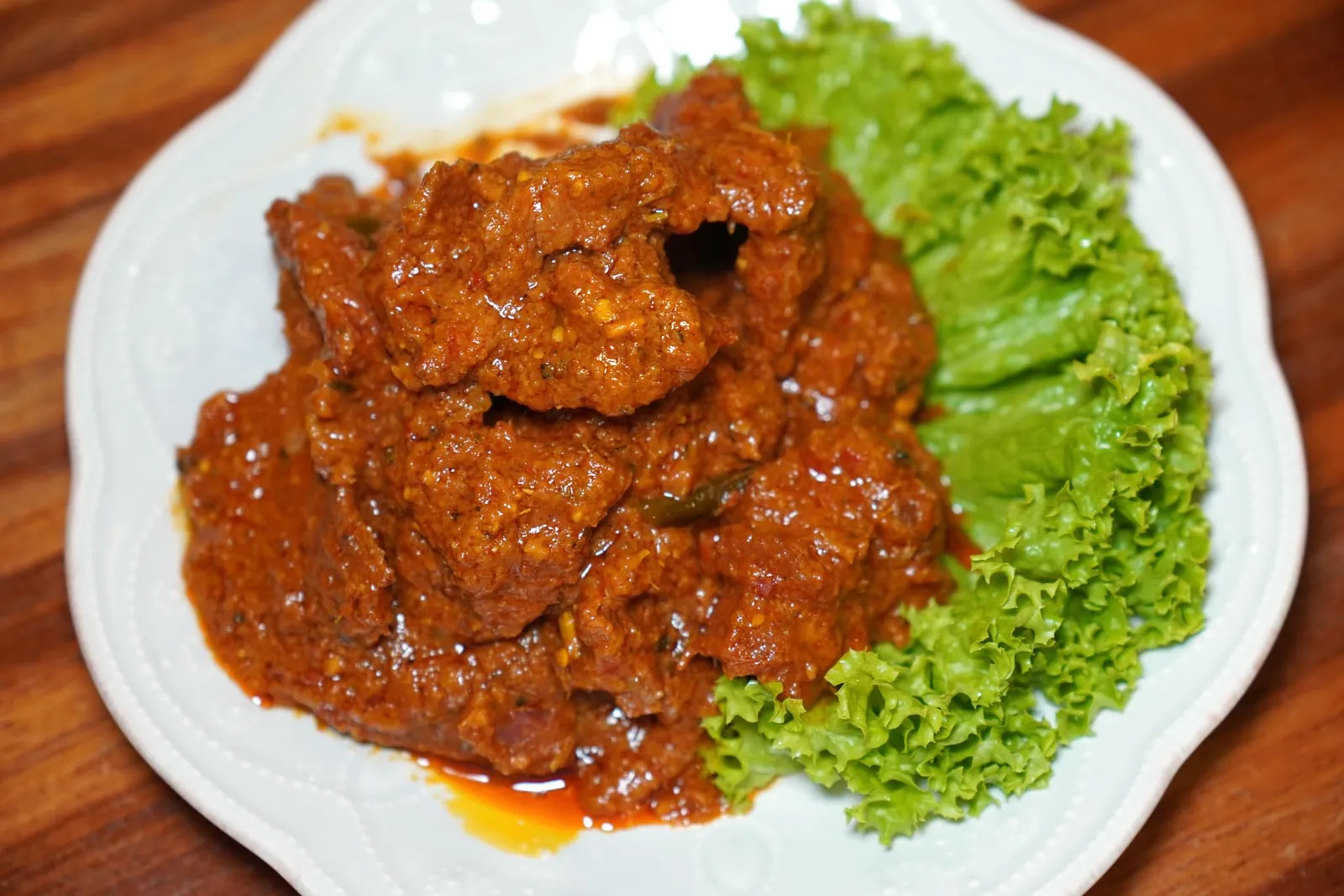 Nyonya Beef Rendang (48 RM++) Caramelized curry beef Beef Rendang เป็นอาหารญอญญาที่เชฟนำเนื้อวัวไปผัดกับเครื่องแกงแบบขลุกขลิกให้รสชาติเข้มข้น หอม เนื้อวัวมีความสู้ฟันแต่ไม่เหนียว เคี้ยวง่าย อร่อยมาก ๆ (15/20)