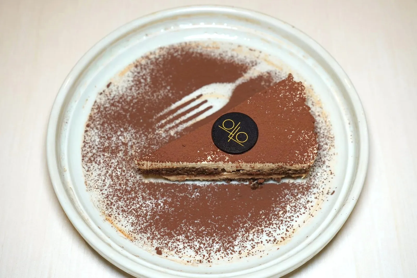 TIRAMISU Italian Dessert Infused Coffee Flavor ขนมหวานอย่างแรกคือทิรามิสุ อย่างไรก็ตามตัวเค้กมีเนื้อสัมผัสที่กระด้างเล็กน้อย กลิ่นหอมของกาแฟยังไม่กลมกล่อมไปกับครีม Mascarpone เท่าไหร่ (12/20)