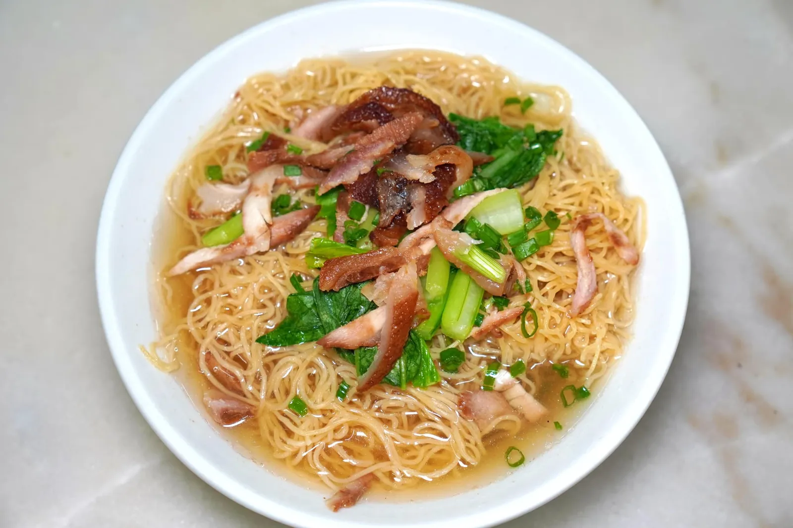 叉燒雲吞竹昇麵 (幹) (9.9 RM) Signature Tok Tok Mee (Soup) ส่วนใครที่อยากลิ้มลององค์ประกอบหลาย ๆ อย่างในจานเดียวเราขอแนะนำให้สั่ง Tok Tok Mee สูตร Signature ของทางร้าน ถึงจะไม่คลาสสิคแบบต้นตำรับฮ่องกงแต่เราสามารถลิ้มลองได้ครบทั้งเกี๊ยวและหมูแดงนั่นเอง (14/20)