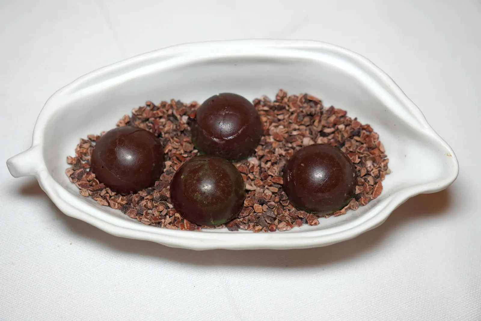 PETIT FOUR ปิดท้ายด้วย Chocolate with Butternut Squash อีกคนละชิ้น