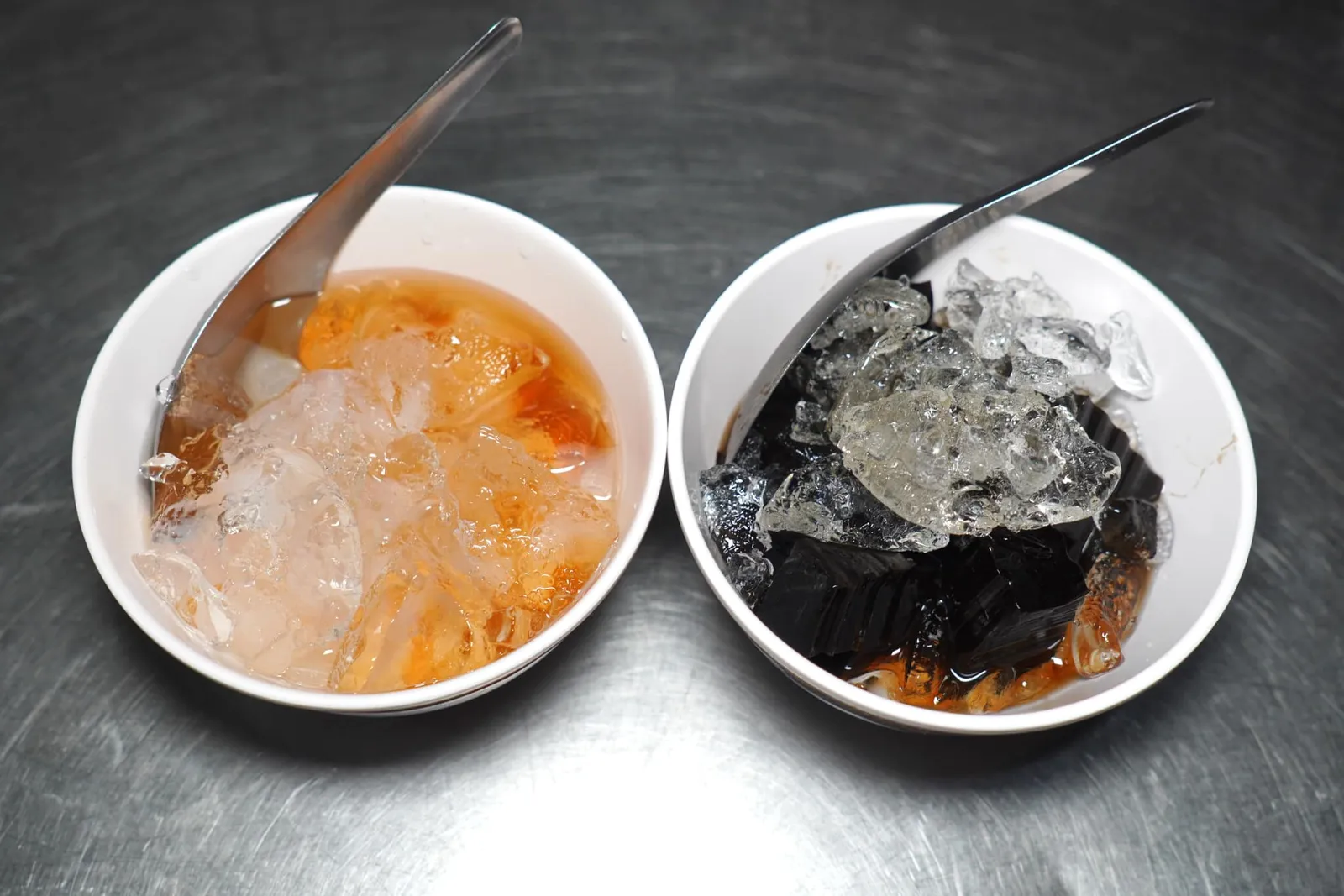 ของหวาน (20) ล้างปากด้วยของหวานรสชาติมาตรฐานปิดท้ายมื้ออาหารก่อนเดินไปจ่ายเงินที่หน้าเคาน์เตอร์