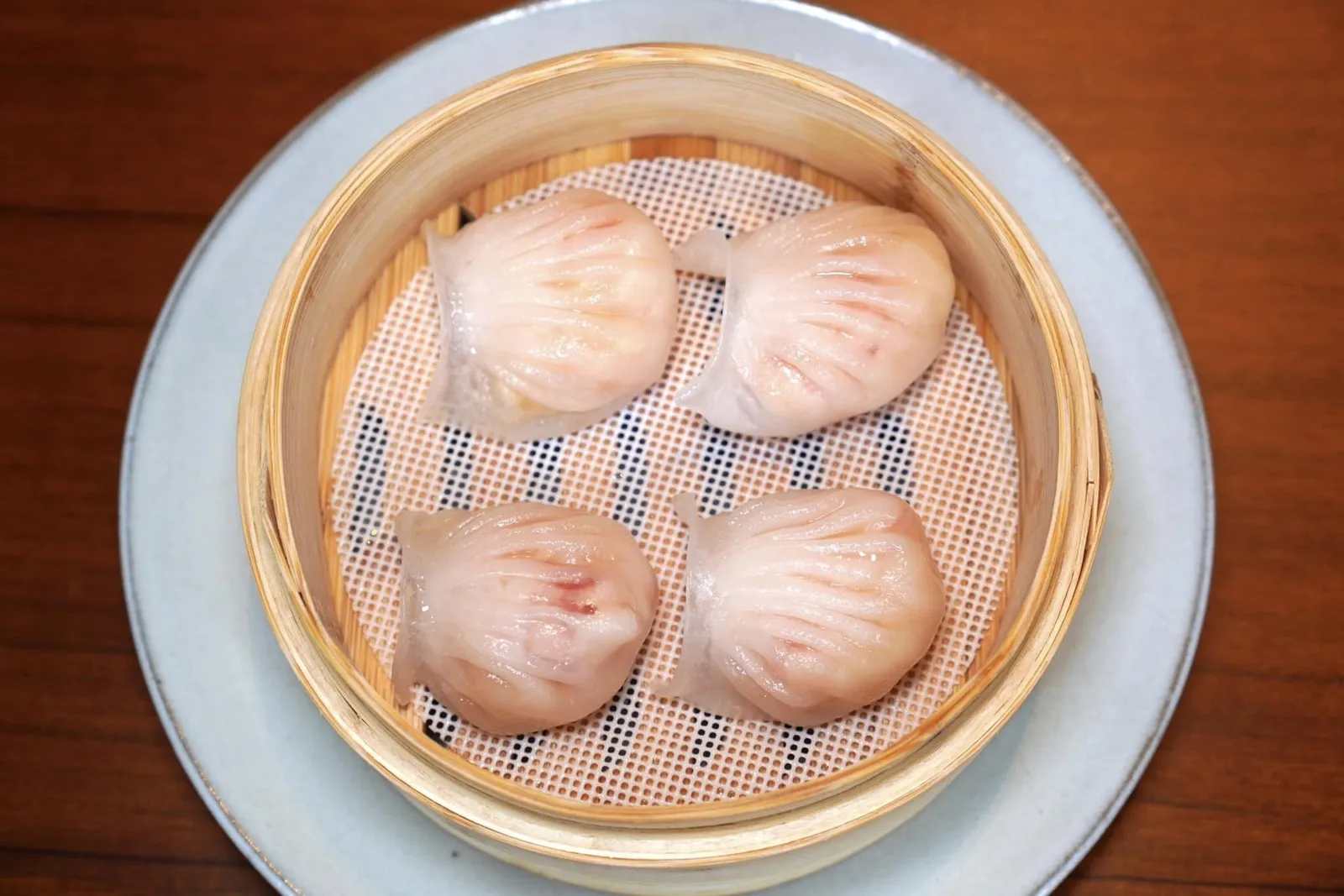 Shrimp Dumpling (128 CNY++) ฮะเก๋าเสิร์ฟมาขนาดพอดีคำ เชฟพับจับจีบมาอย่างสวยงามโดยมีขนาดของแป้งที่บางเท่ากันทั้งชิ้น ด้านในสอดไส้เนื้อกุ้งหอมหวานอร่อย (15/20)