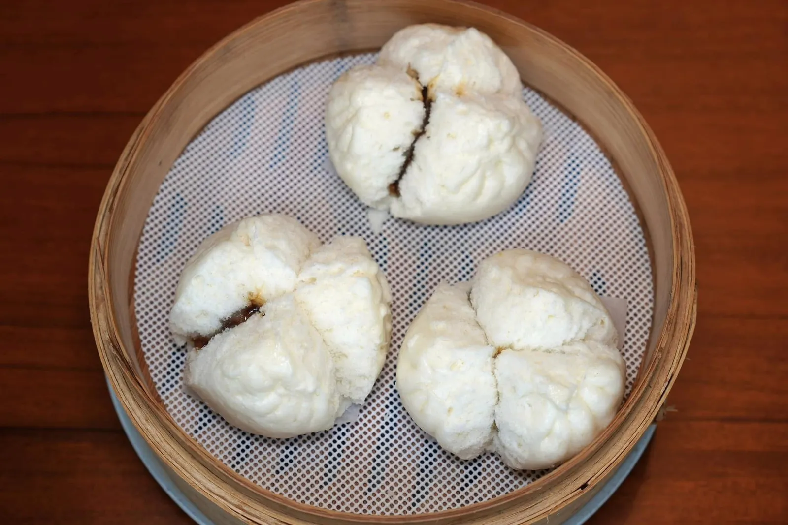 BBQ Pork Bun (58 CNY++) ซาลาเปาหมูแดงแป้งหนานุ่ม ตรงกลางสอดไส้เนื้อหมูนุ่มละมุน รสชาติหวาน หอม อร่อยมาก ๆ (15/20)