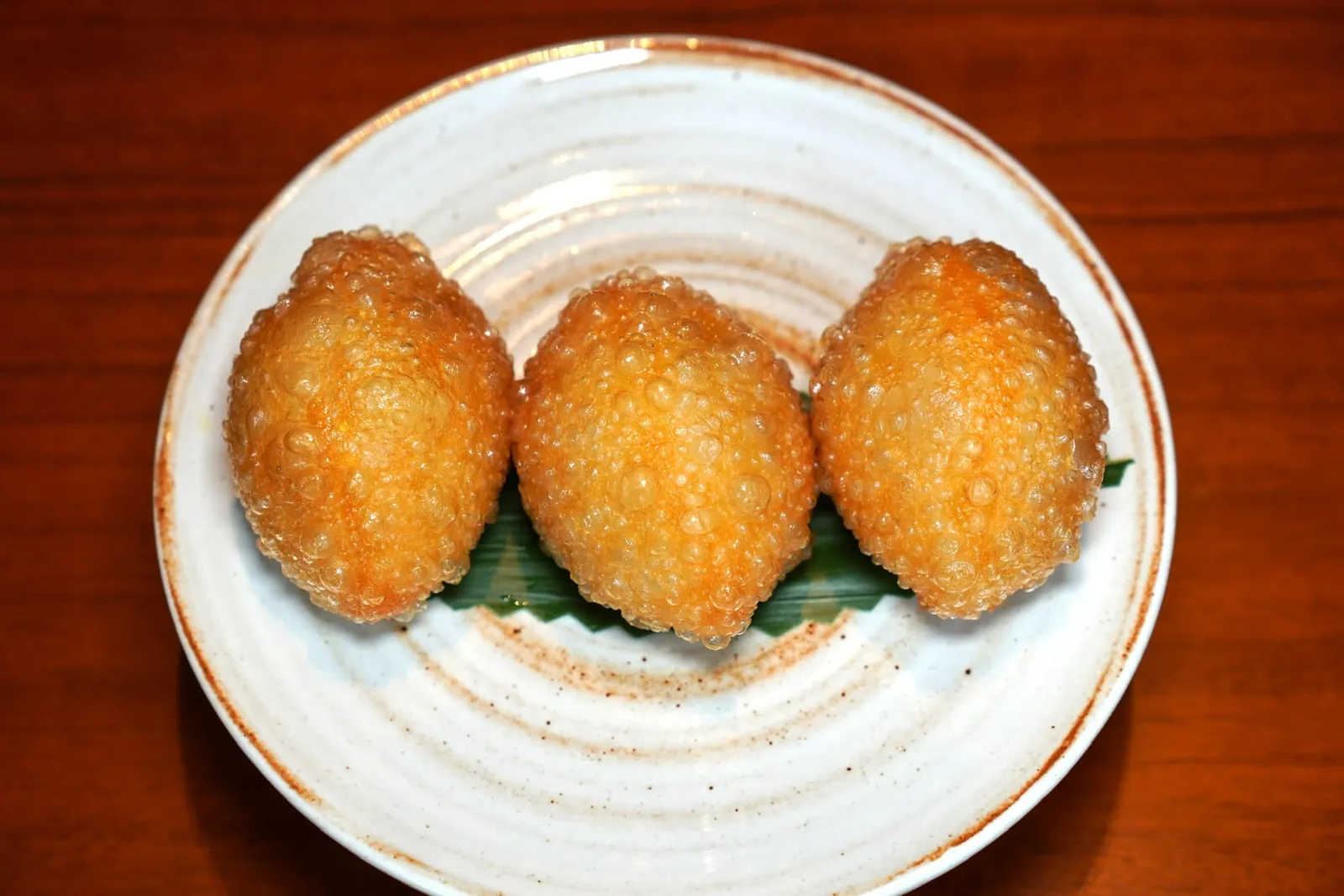 Deep-fried Pork Dumpling, Preserved Vegetables (58 CNY++) เกี๊ยวทอดกรอบ แป้งมีความเบา รับประทานง่าย ไม่หนักท้อง ตรงกลางสอดไส้เนื้อหมูและผักดอง (15/20)