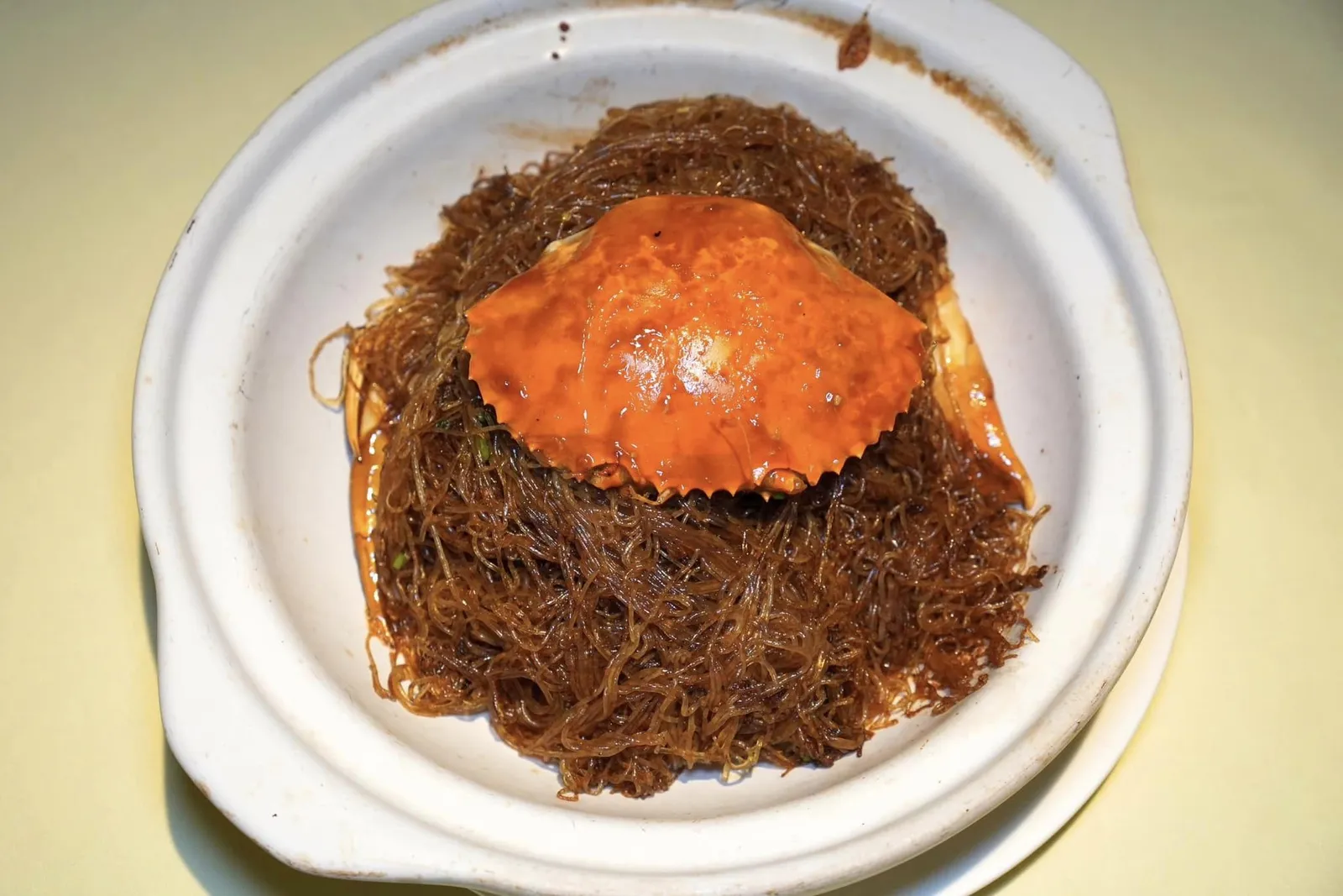 烧汁粉丝焗台山肉蟹 (269 CNY) Baked Crab with Vermicelli in Barbecue Sauce ขอแนะนำอย่างมากให้ลองชิมปูอบวุ้นเส้น ทางร้านเลือกใช้ปูทะเลขนาดกลางอบมากับวุ้นเส้นที่ให้มาแบบไม่หวง ไฮไลท์อยู่ที่น้ำซอสรสชาติเข้มข้นกลมกล่อม หอมกลิ่นปู เมื่อคลุกเคล้าจะพบกับเนื้อปูนุ่ม ๆ หวาน สุกกำลังดีรองอยู่ด้านล่าง รับประกันว่าอร่อยคุ้มราคามากจริง ๆ (15/20)