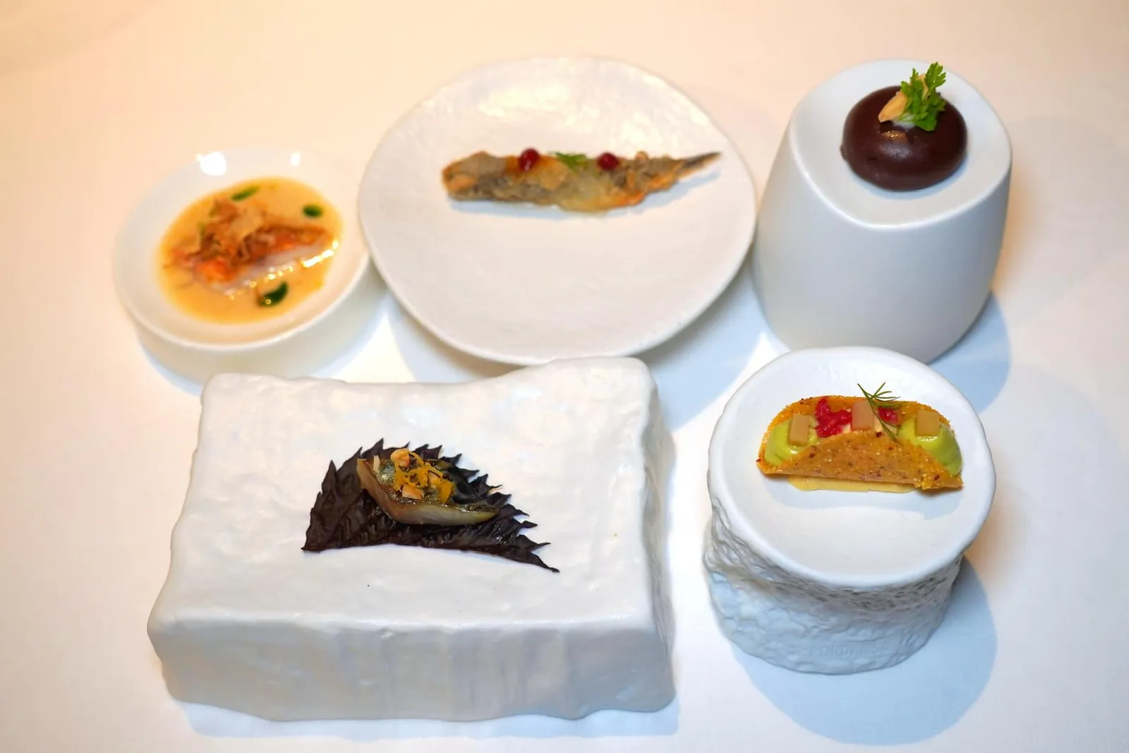 Amuse-bouche ของว่างเรียกน้ำย่อยเสิร์ฟมาทั้งหมด 5 ชนิด (18/20)