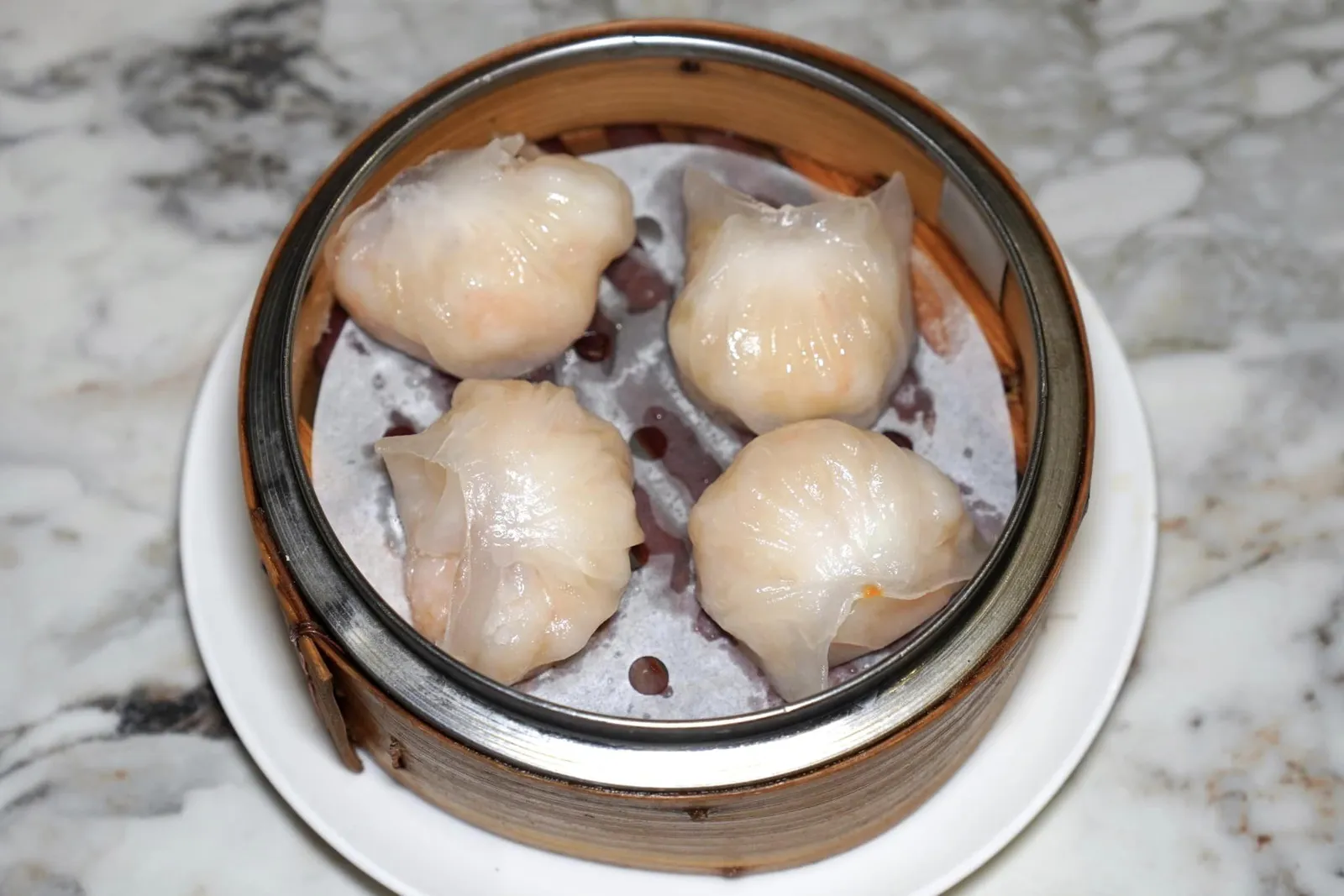 晶瑩鮮蝦餃 (198++) ฮะเก๋า Steamed Shrimp Dumplings ฮะเก๋าแป้งบาง ด้านในสอดไส้เนื้อกุ้งกรอบเด้งหวานละมุน อร่อยได้โดยไม่ต้อฝพึ่งซอสใด ๆ (13/20)