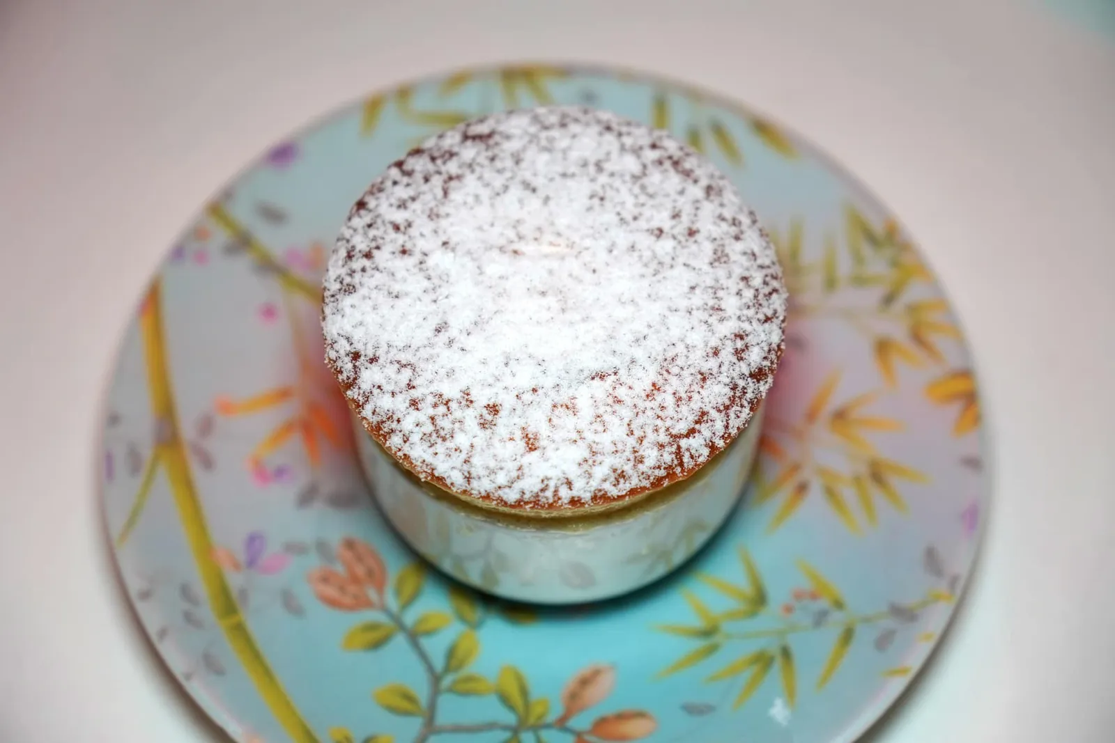 Curd Soufflé ปิดท้ายด้วย Curd Soufflé นุ่ม ฟู หอม โรยด้านบนด้วยน้ำตาลไอซิ่ง อร่อยมาก ๆ (16/20)