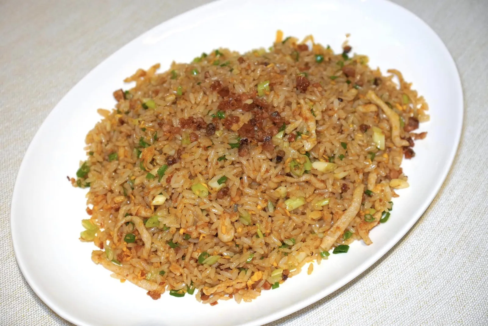 咸鱼鸡丝炒饭 (118 CNY++) Fried Rice with Shredded Chicken & Salted Fish จานที่เราอยากแนะนำมาก ๆ คือข้าวผัดปลาเค็มที่มีกลิ่นหอมกรุ่นของปลาเค็มคุณภาพดีตัดด้วยความนุ่มแบบไร้ที่ติของเนื้อไก่ เมล็ดข้าวร่วน สุกเท่ากันทั้งหมด สุดยอดมาก ๆ (16/20)