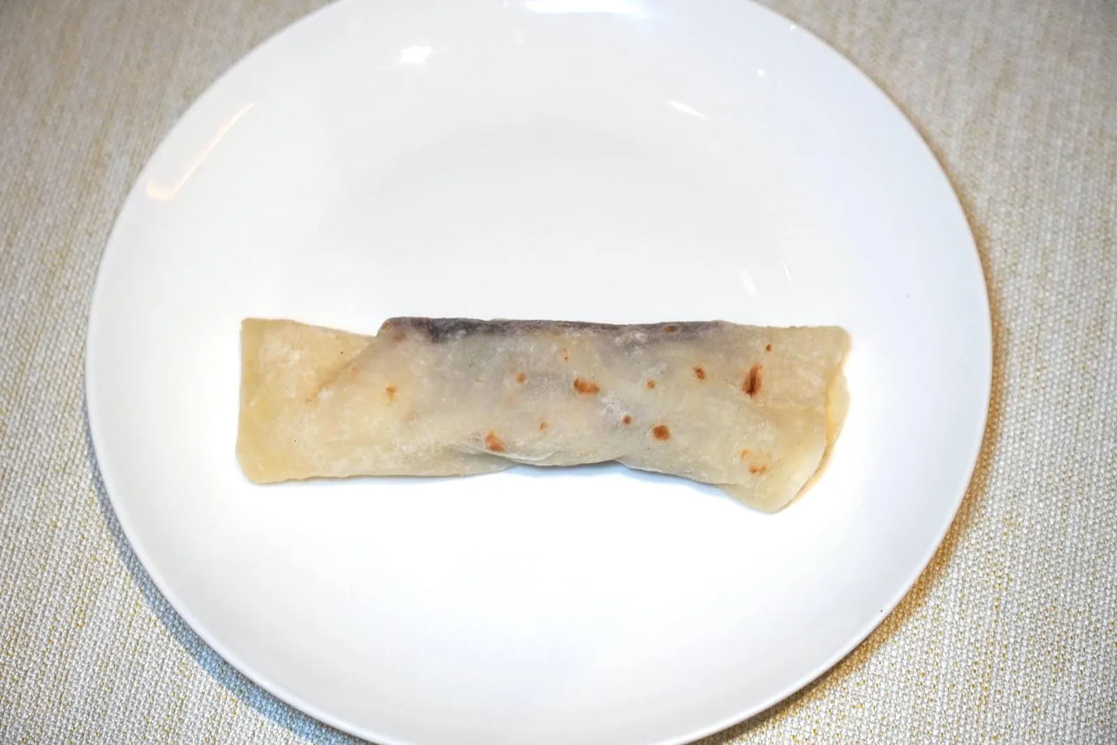 北京式烤鸭(二吃加 50 CNY++) (358 CNY++) Peking Duck (Two Preparation Method - Additional 50 CNY++) ห่อทุกองค์ประกอบเข้ากับแผ่นแป้งแล้วรับประทานพร้อมกัน (16/20)